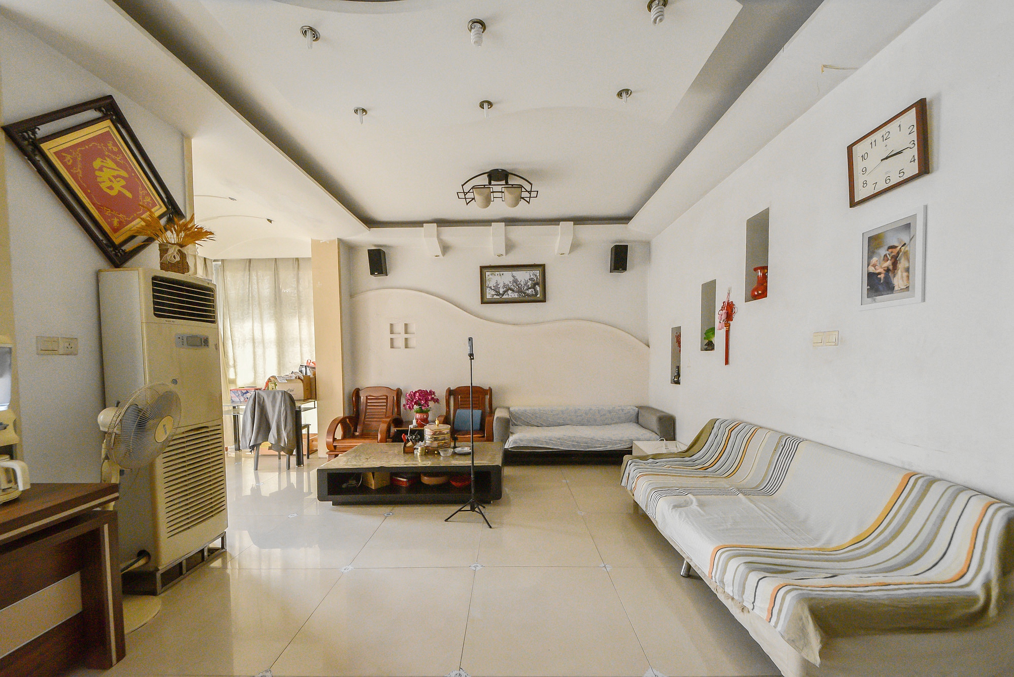 丹桂雅苑  4室2厅2卫    92.0万 丹桂雅苑  4室2厅2卫    92.0万客厅