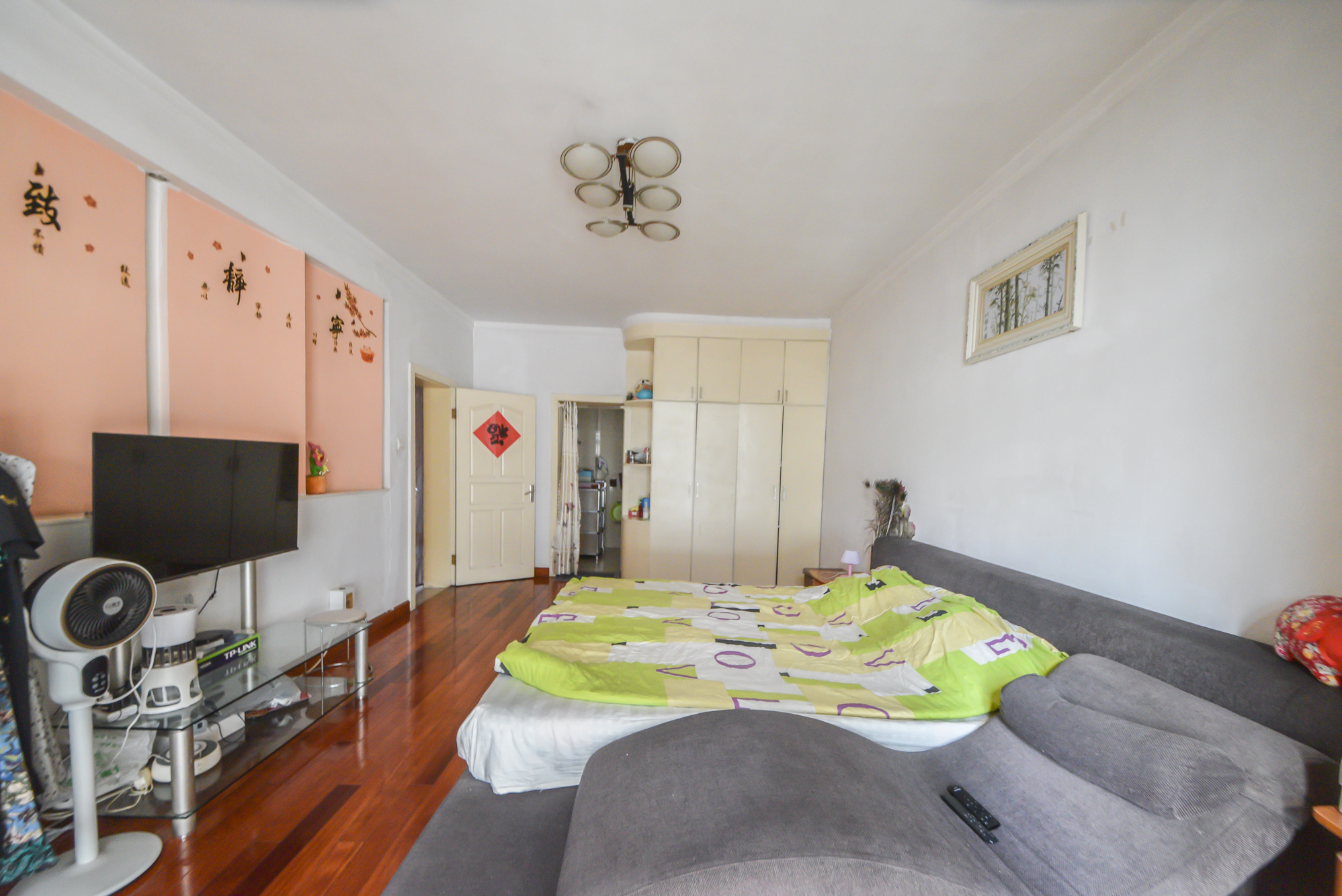 丹桂雅苑  4室2厅2卫    92.0万 丹桂雅苑  4室2厅2卫    92.0万卧室