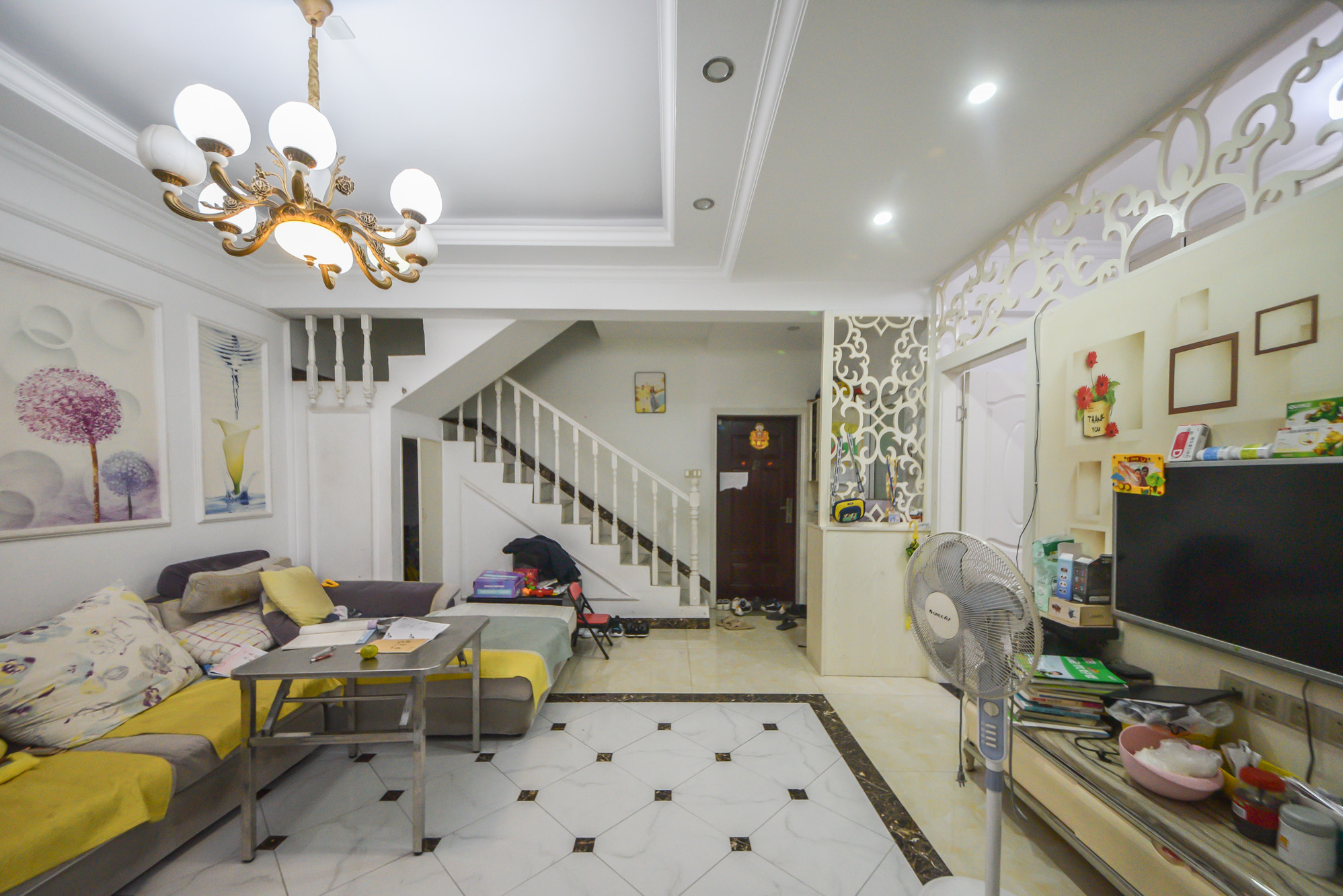 尊邸华庭  3室2厅2卫    75.0万 尊邸华庭  3室2厅2卫    75.0万客厅