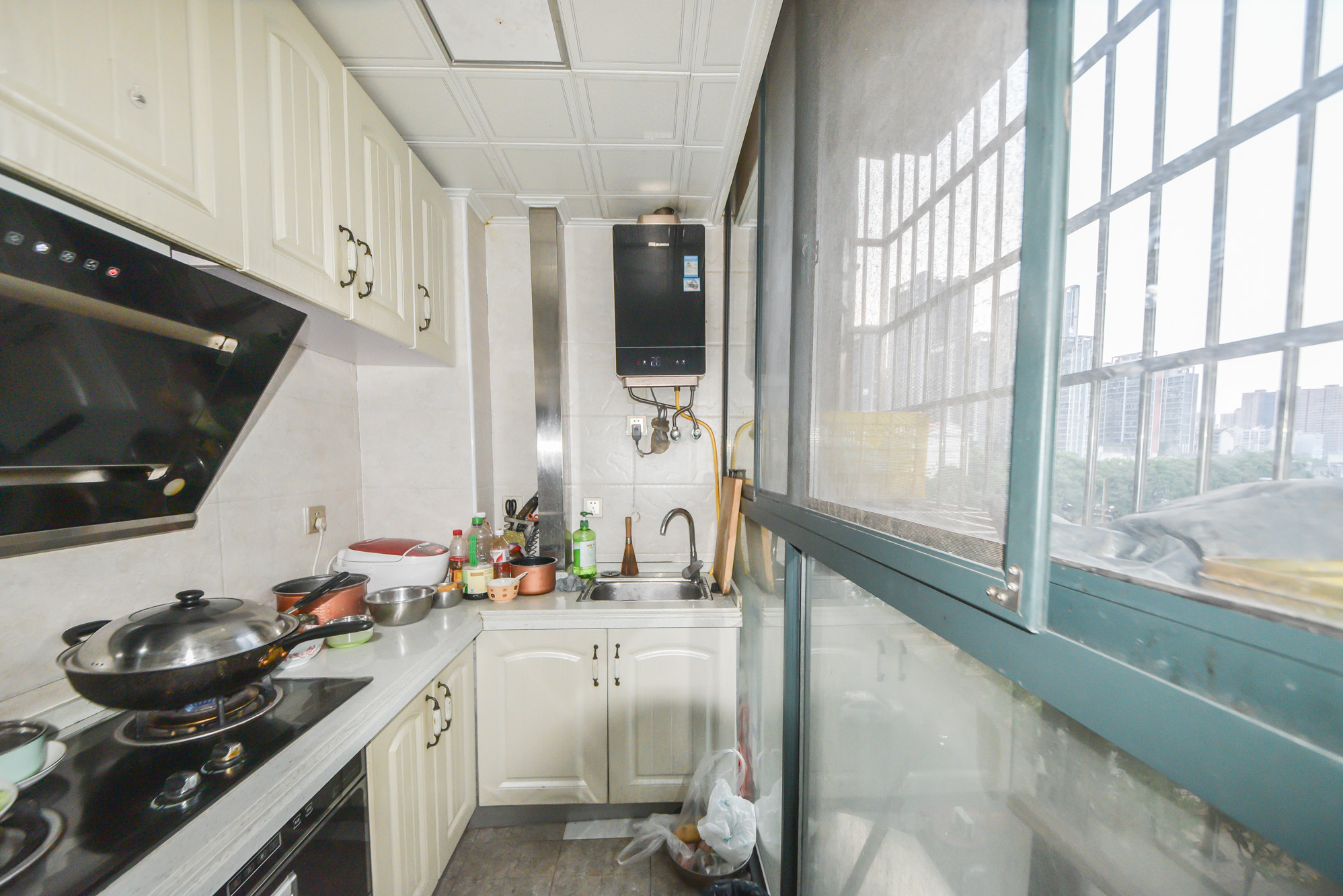 尊邸华庭  3室2厅2卫    75.0万 尊邸华庭  3室2厅2卫    75.0万厨房