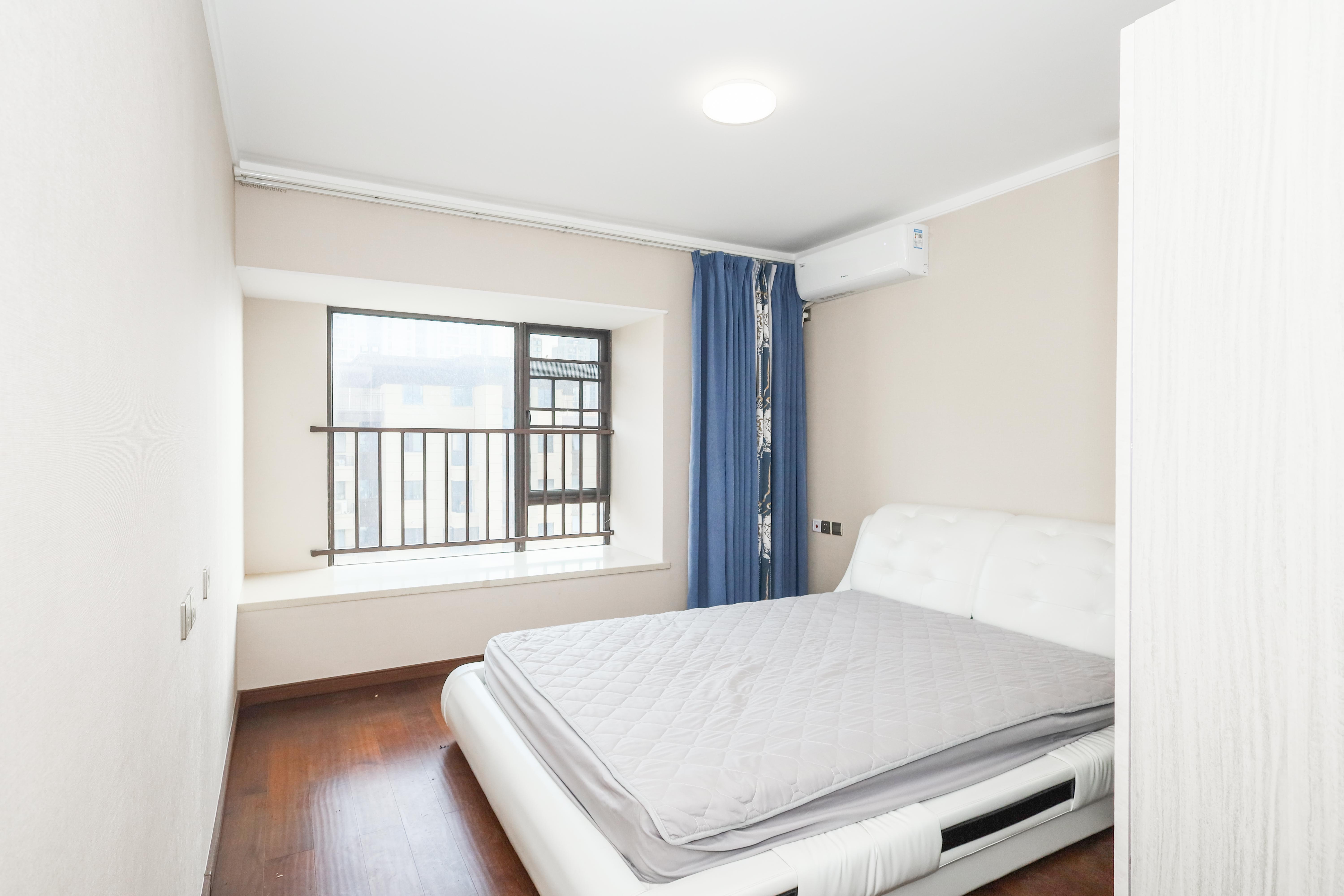 中梁云麓传奇  3室2厅2卫    103.0万卧室