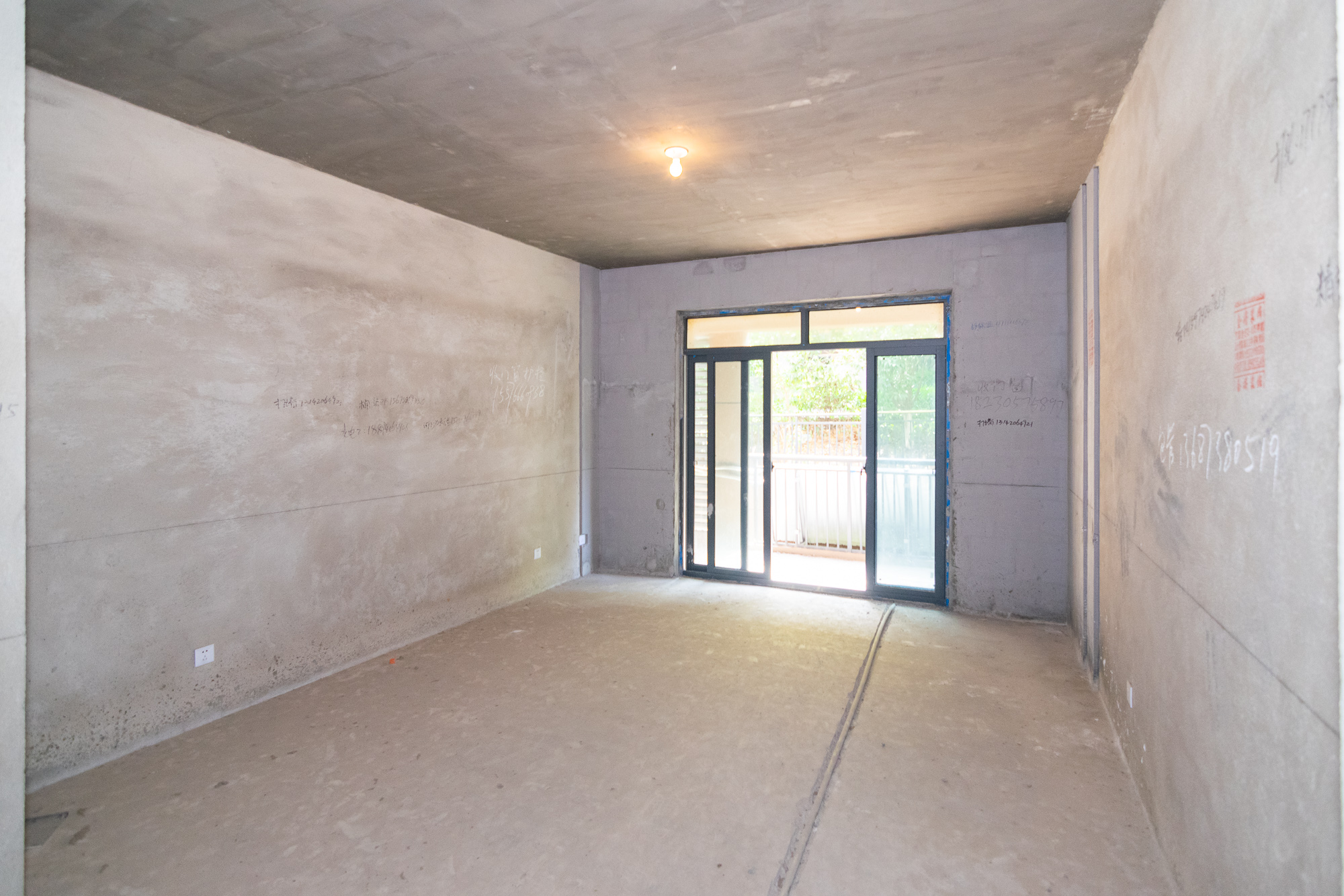 澳海澜庭  3室2厅2卫    110.0万 澳海澜庭  3室2厅2卫    110.0万客厅