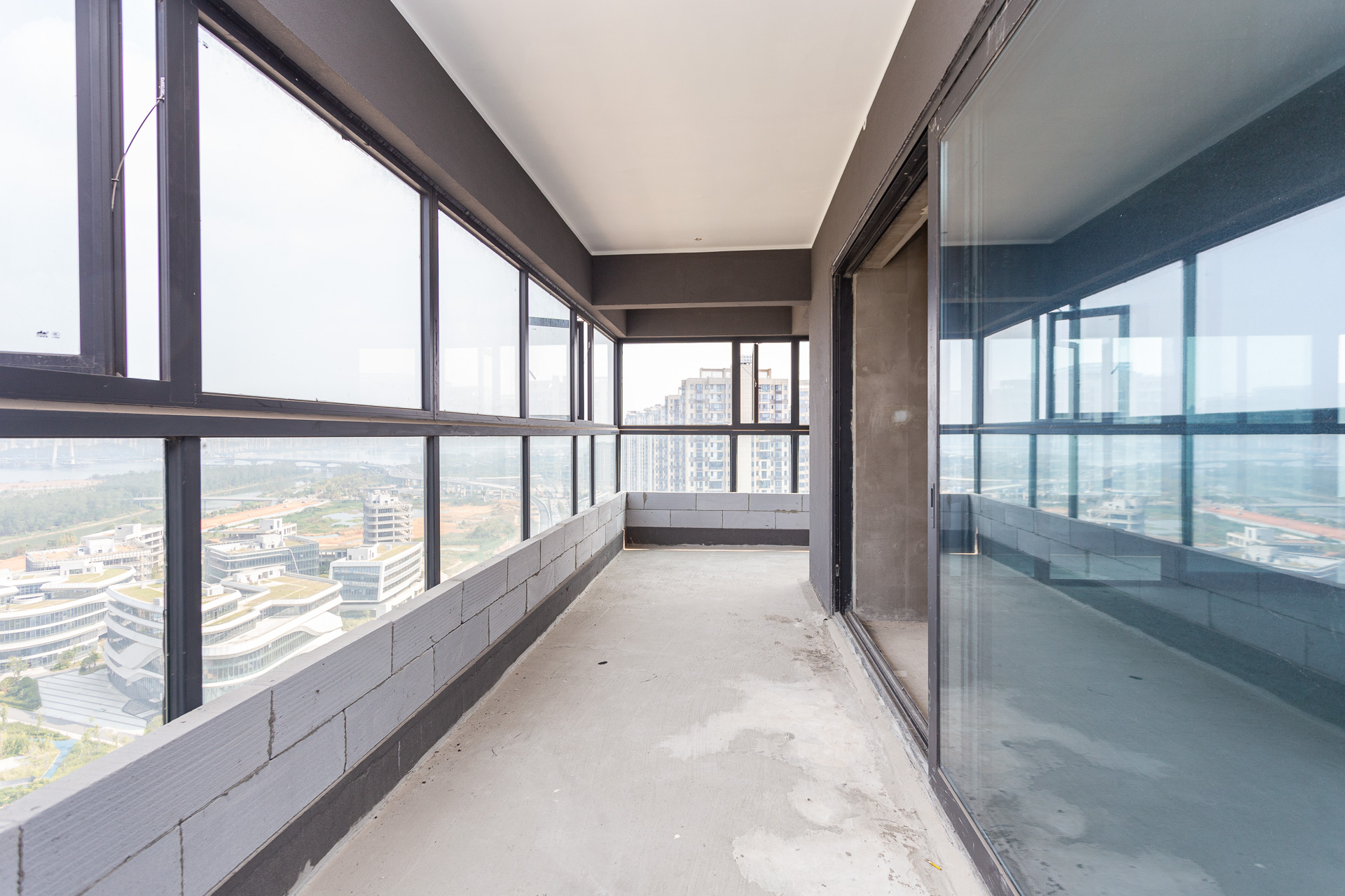 越秀湘江星汇城一期 4室2厅3卫 280.0万 越秀湘江星汇城一期 4室2厅3卫 280.0万阳台