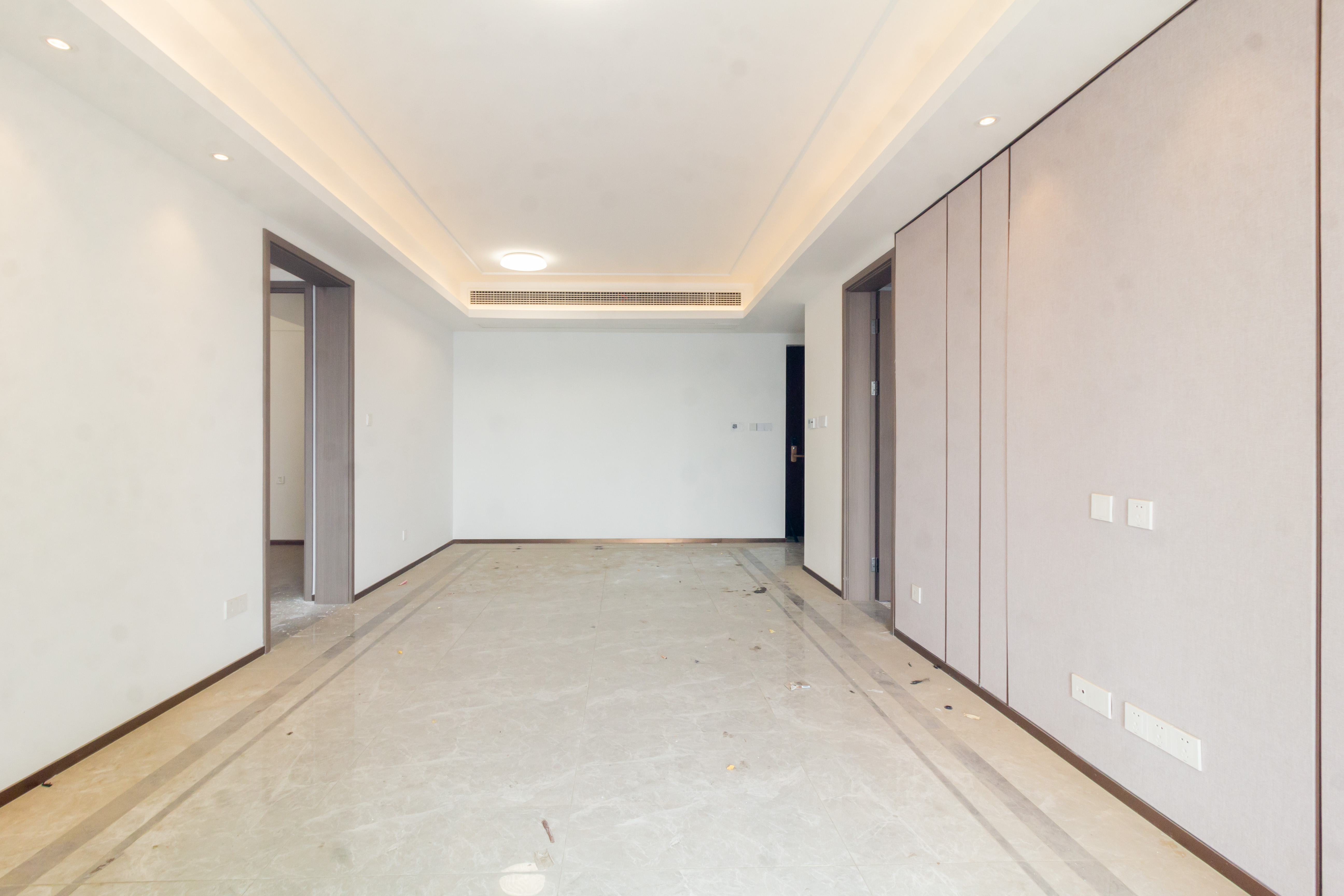 金茂建发观悦  3室2厅2卫   188.80万客厅