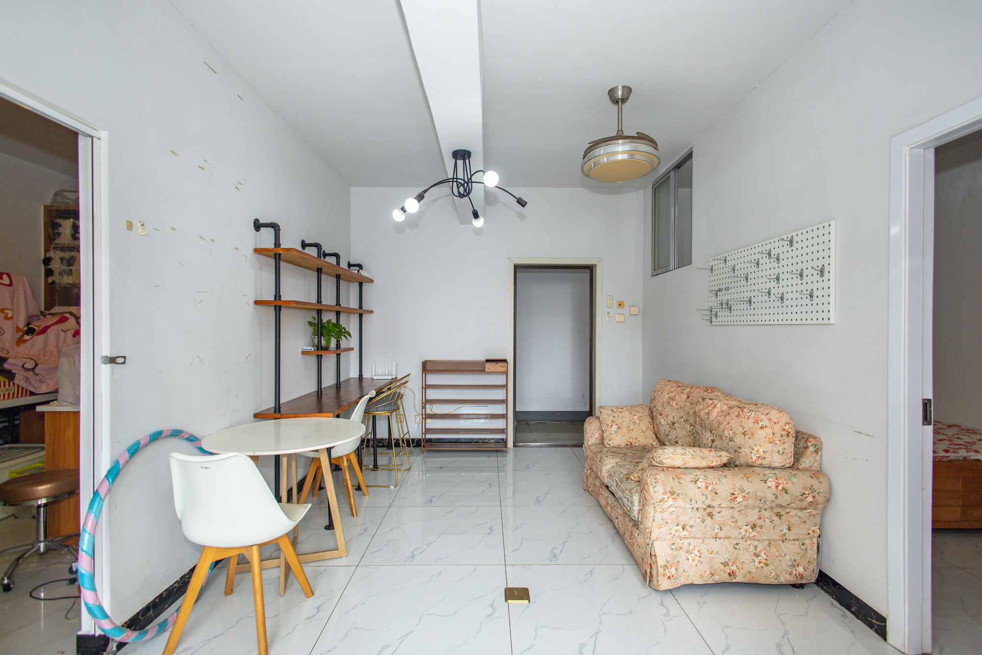 明城公寓  2室1厅1卫    39.8万 明城公寓  2室1厅1卫    39.8万客厅