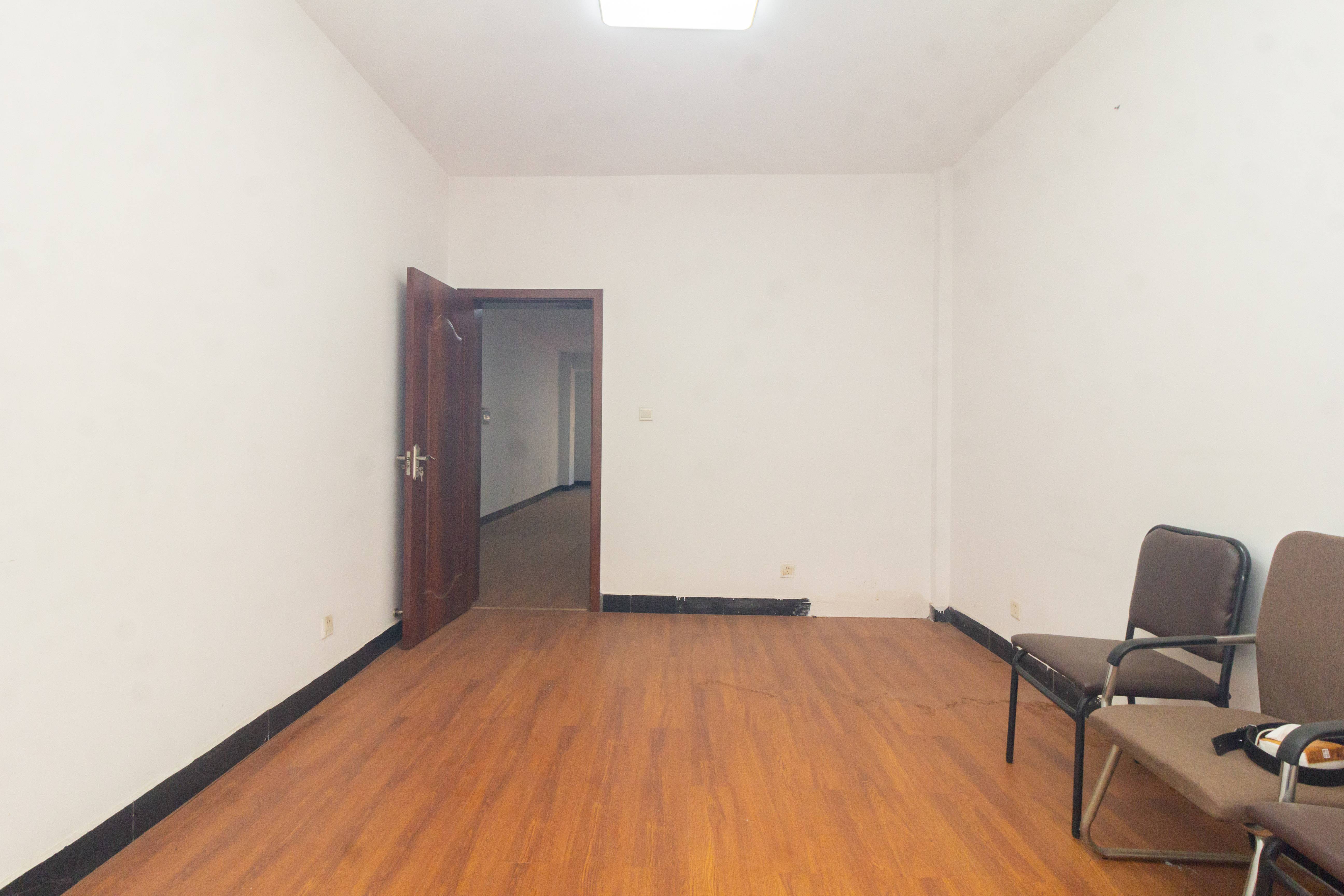 星沙国际物流园/泉星社区 3室2厅2卫 29.8万 星沙国际物流园/泉星社区 3室2厅2卫 29.8万卧室