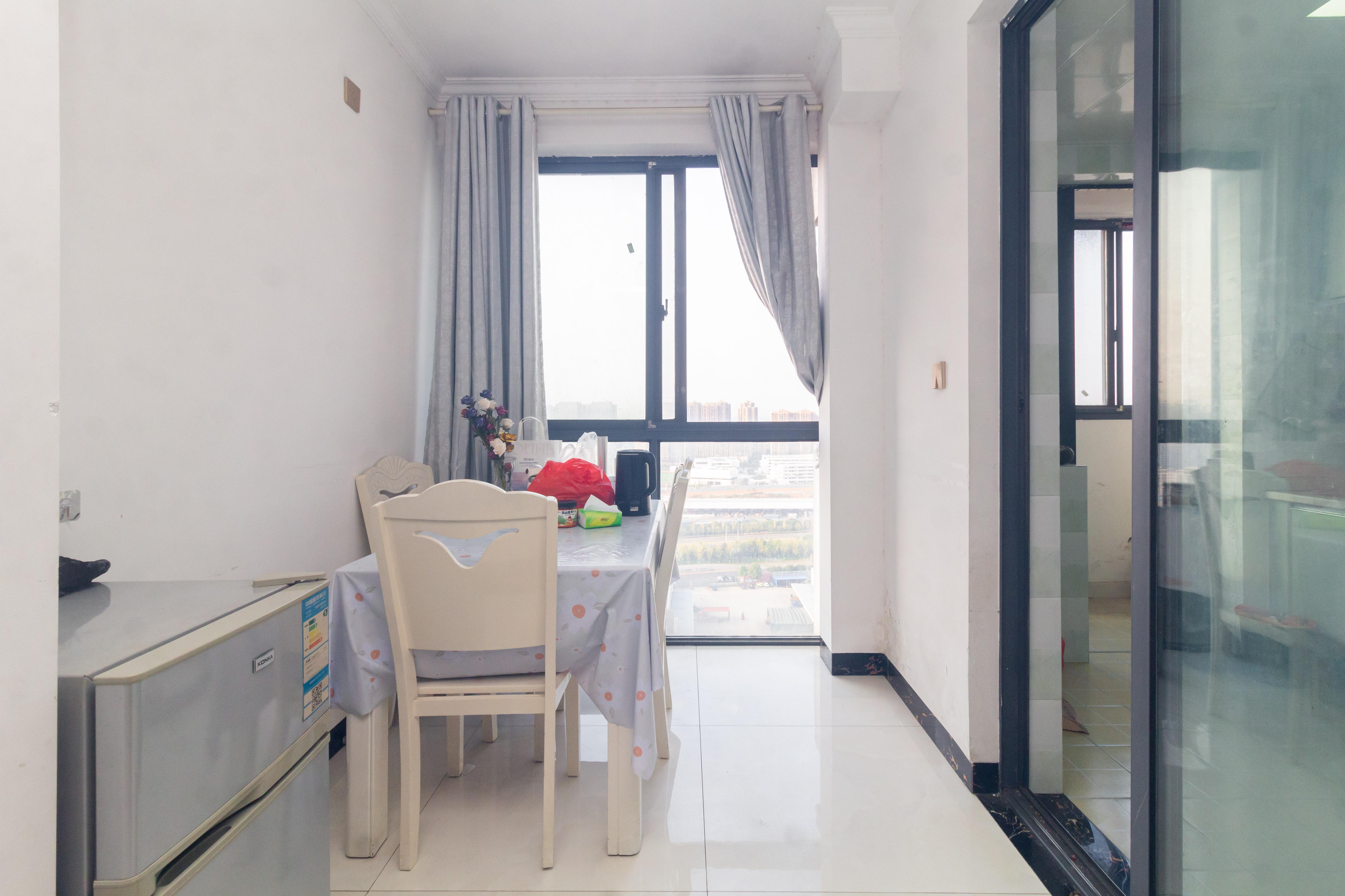 中国铁建国际城一期  3室2厅1卫    48.8万 中国铁建国际城一期  3室2厅1卫    48.8万客厅