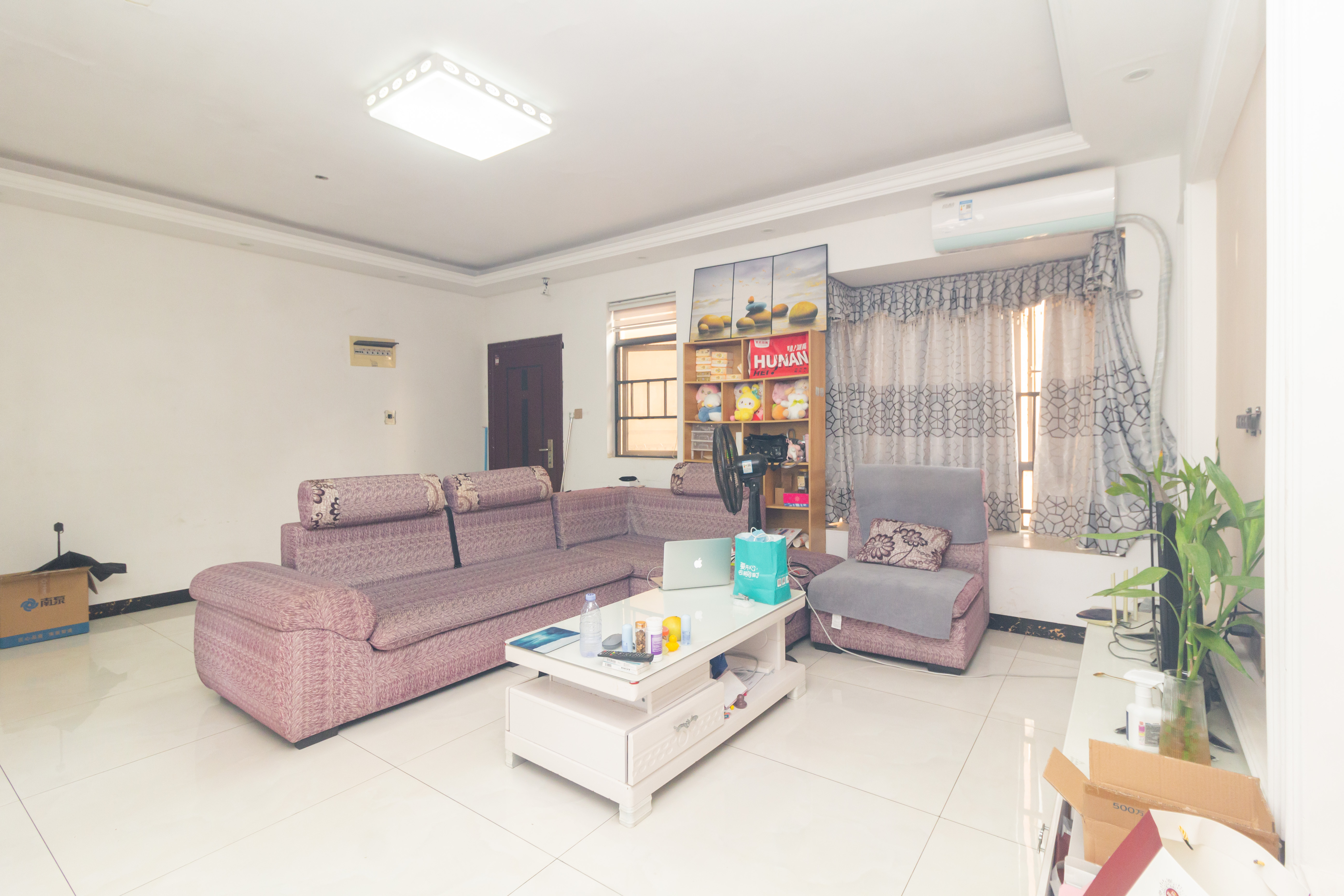 中国铁建国际城一期  3室2厅1卫    48.8万 中国铁建国际城一期  3室2厅1卫    48.8万客厅