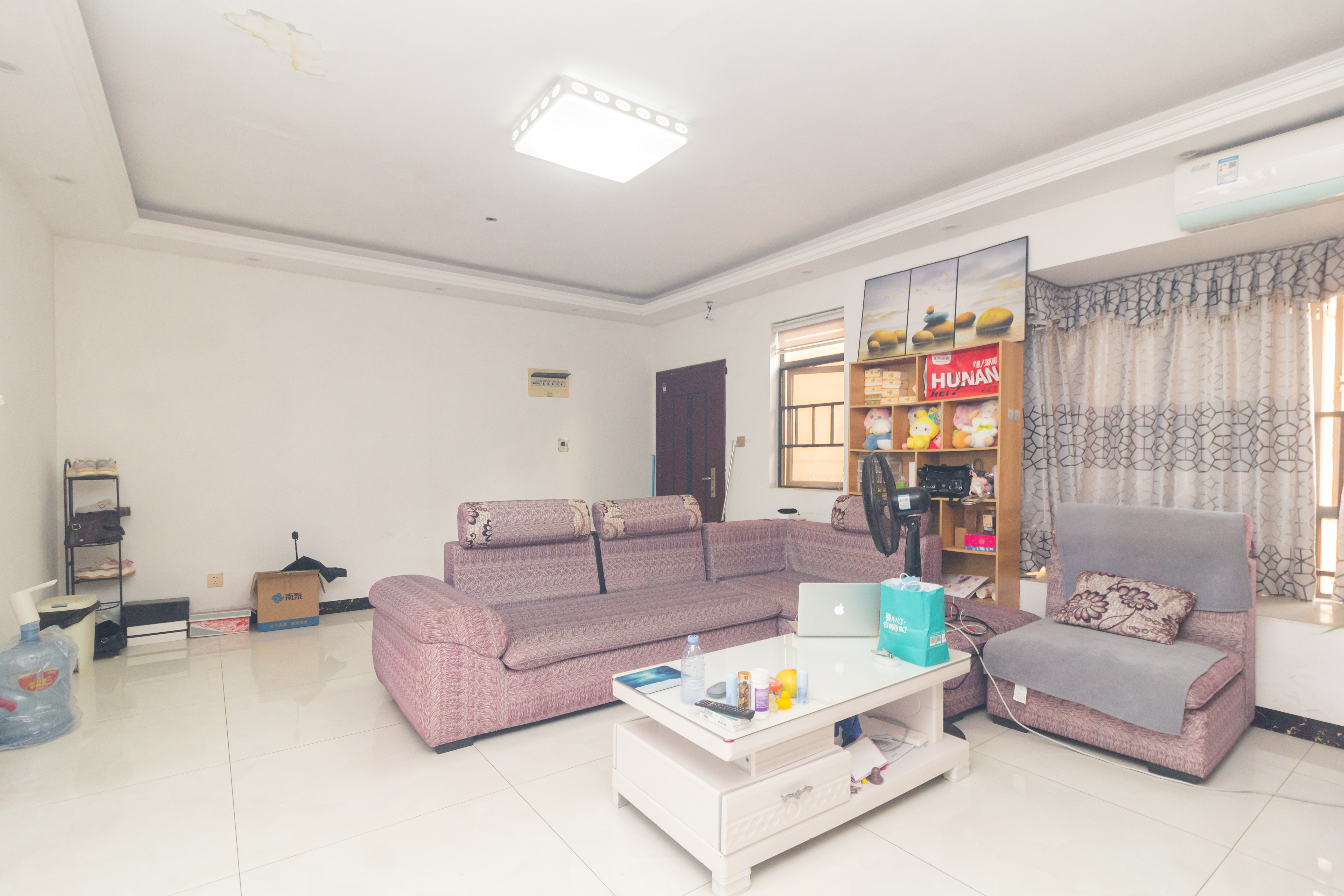 中国铁建国际城一期  3室2厅1卫    48.8万 中国铁建国际城一期  3室2厅1卫    48.8万客厅