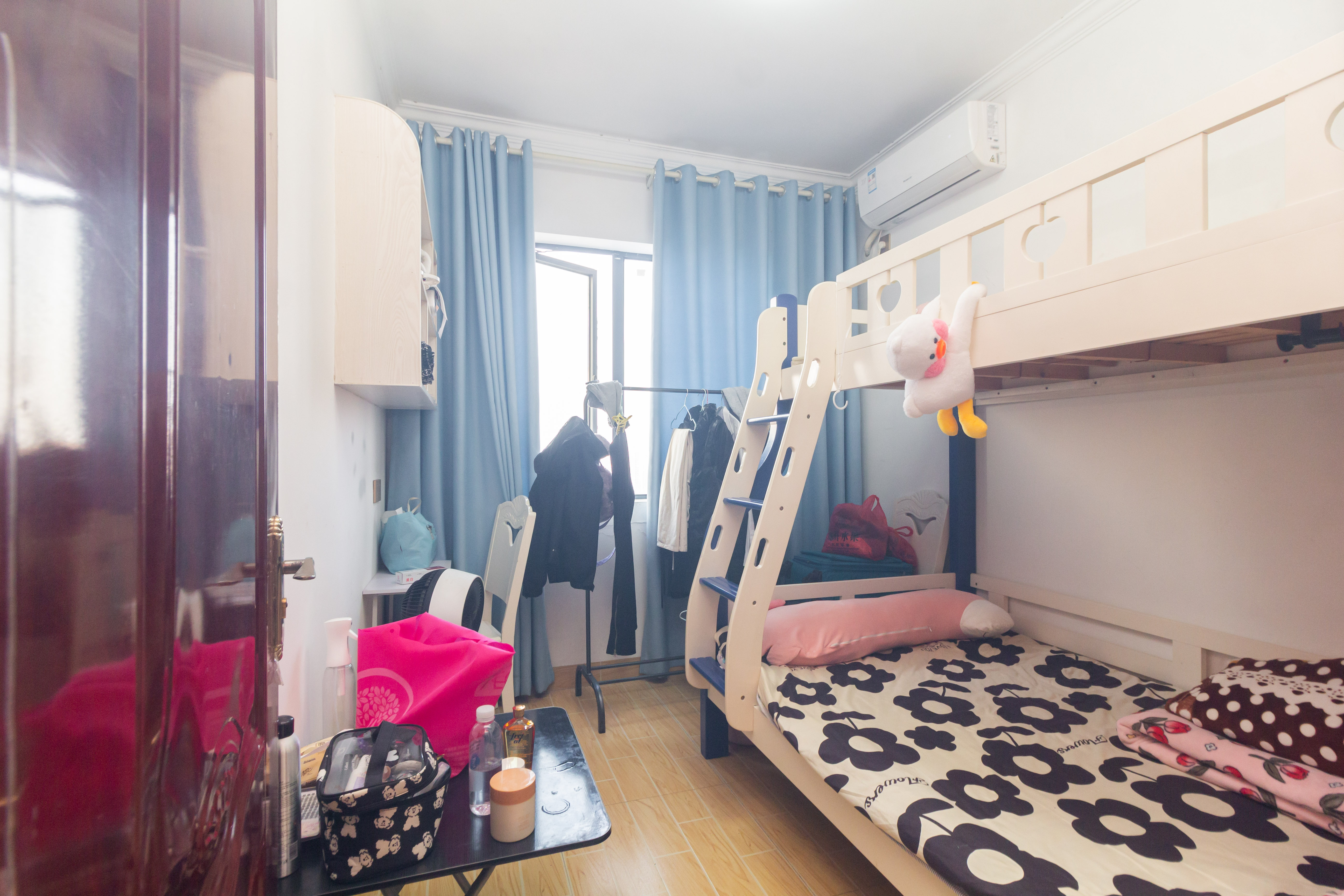 中国铁建国际城一期  3室2厅1卫    48.8万 中国铁建国际城一期  3室2厅1卫    48.8万卧室