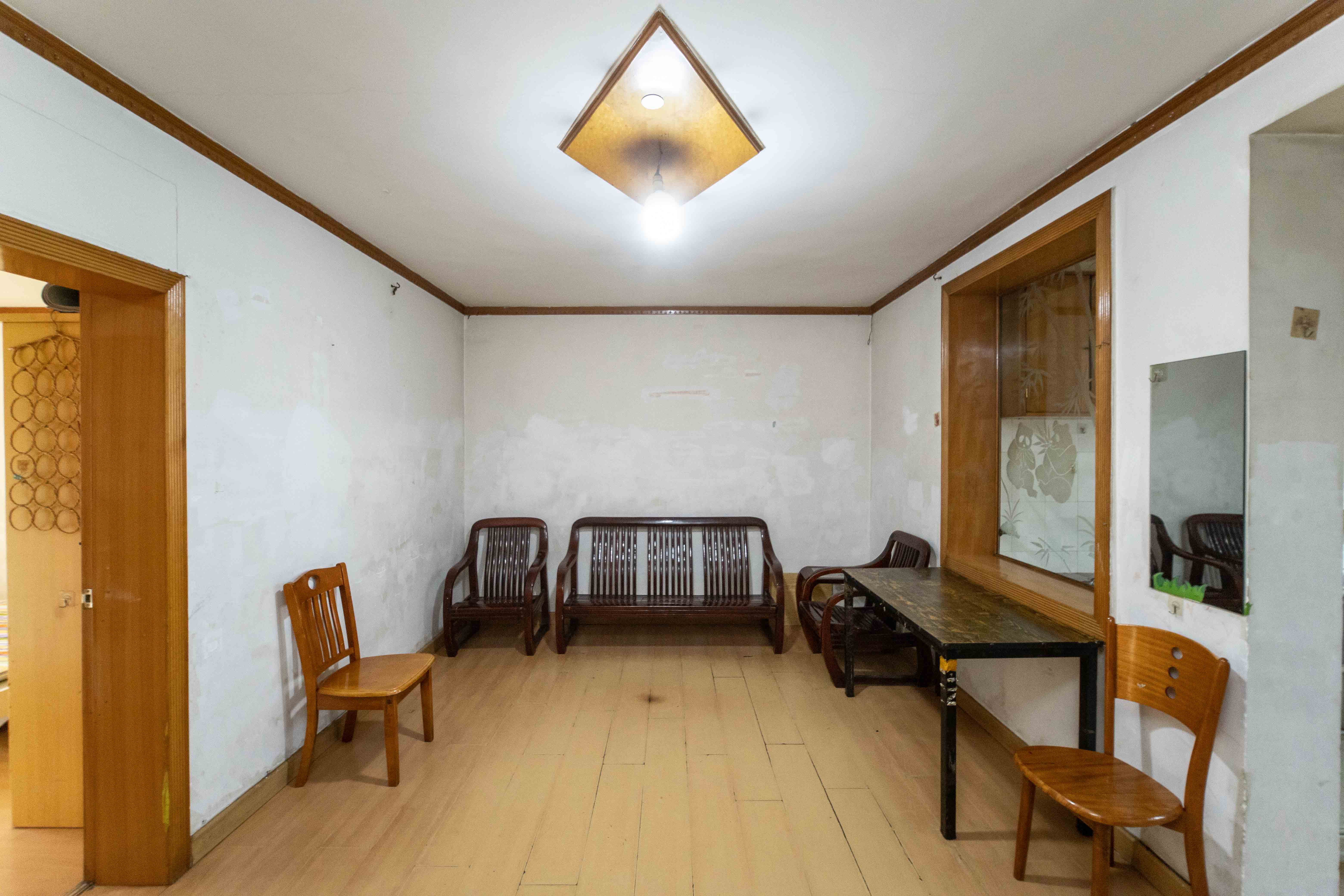 杨家山汽修厂宿舍  2室1厅1卫   40.00万客厅