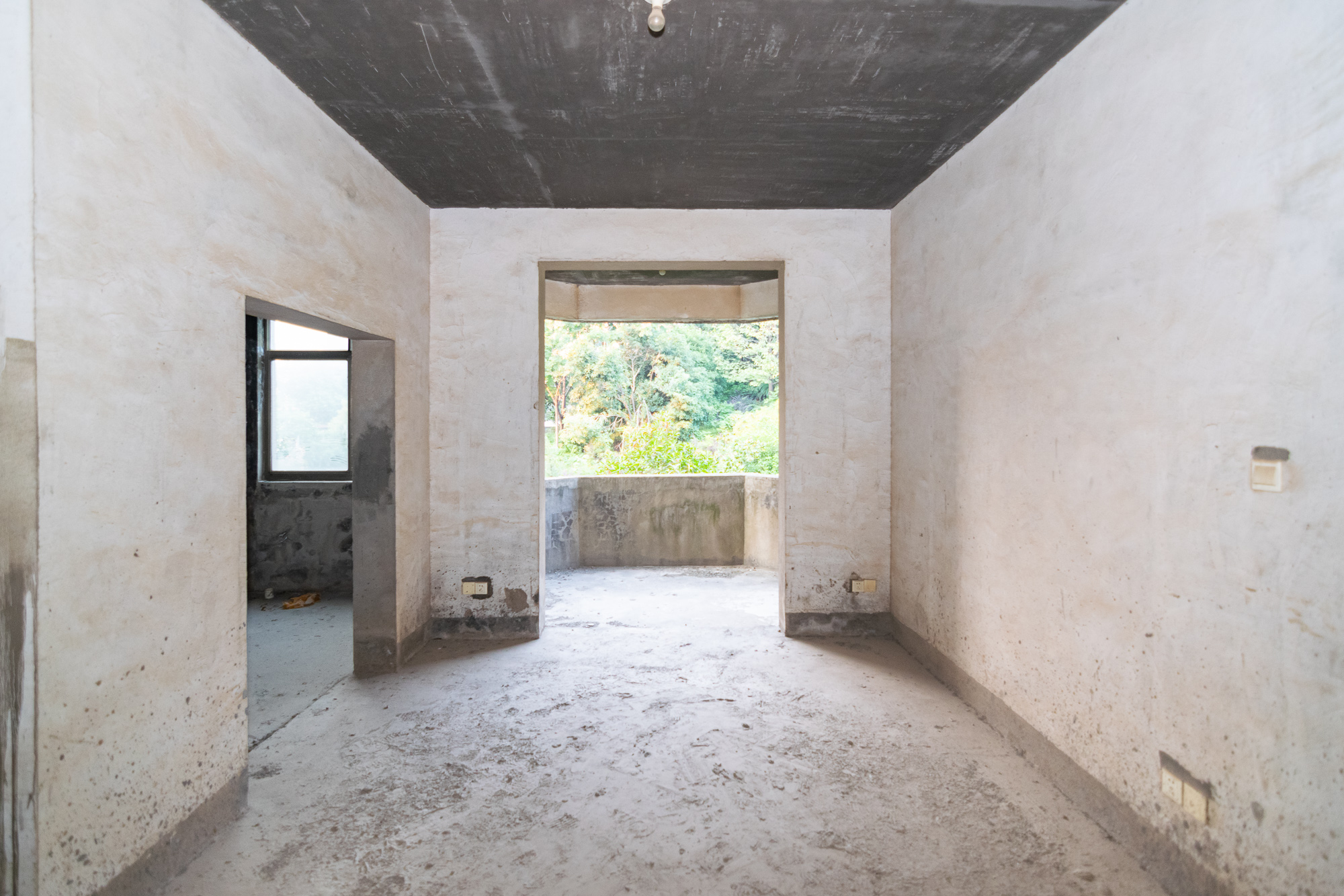 思源小区  7室2厅4卫    205.0万 思源小区  7室2厅4卫    205.0万客厅