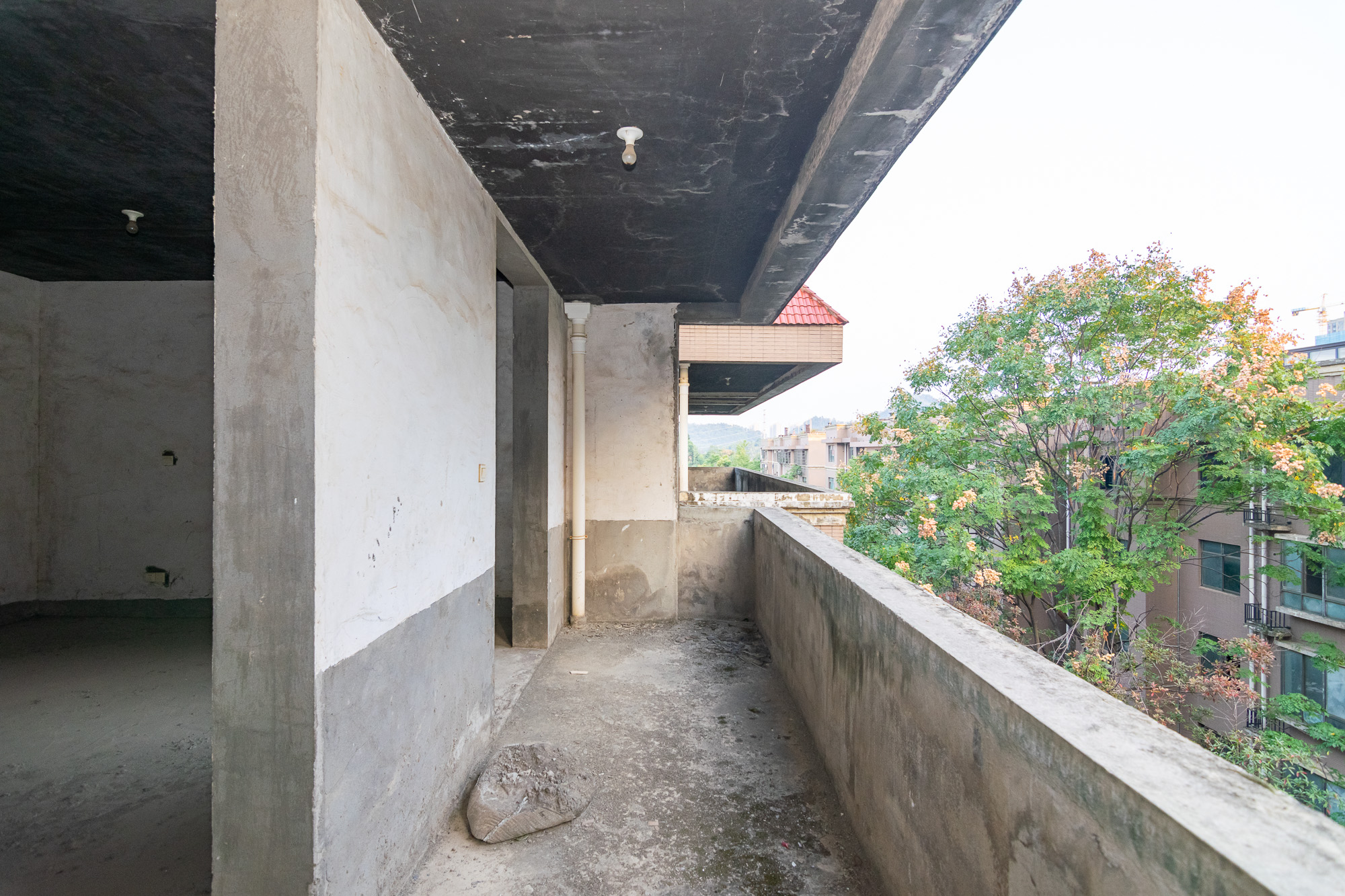 思源小区  7室2厅4卫    205.0万 思源小区  7室2厅4卫    205.0万阳台