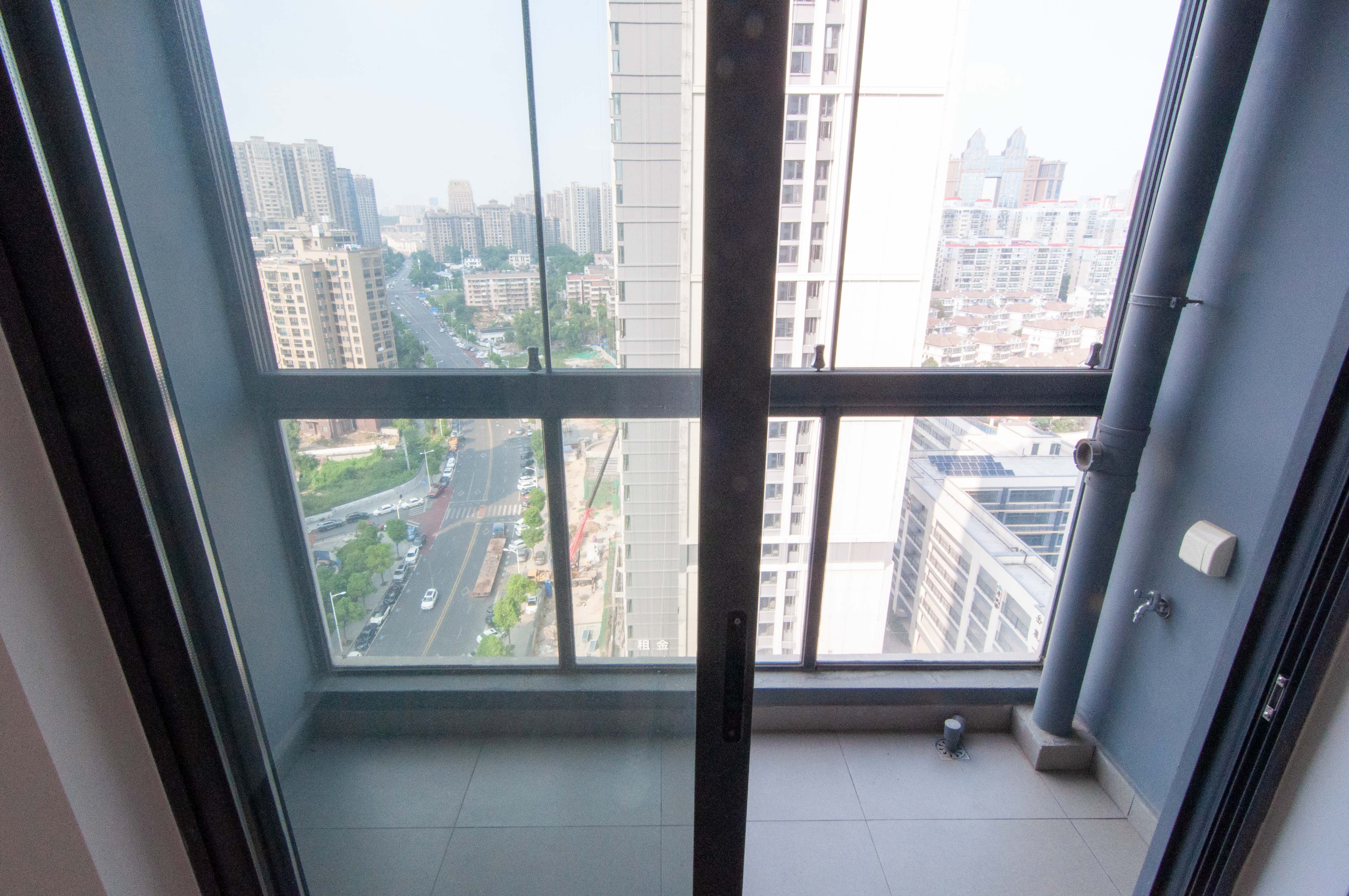 旭辉都会山  4室2厅2卫    218.0万其他