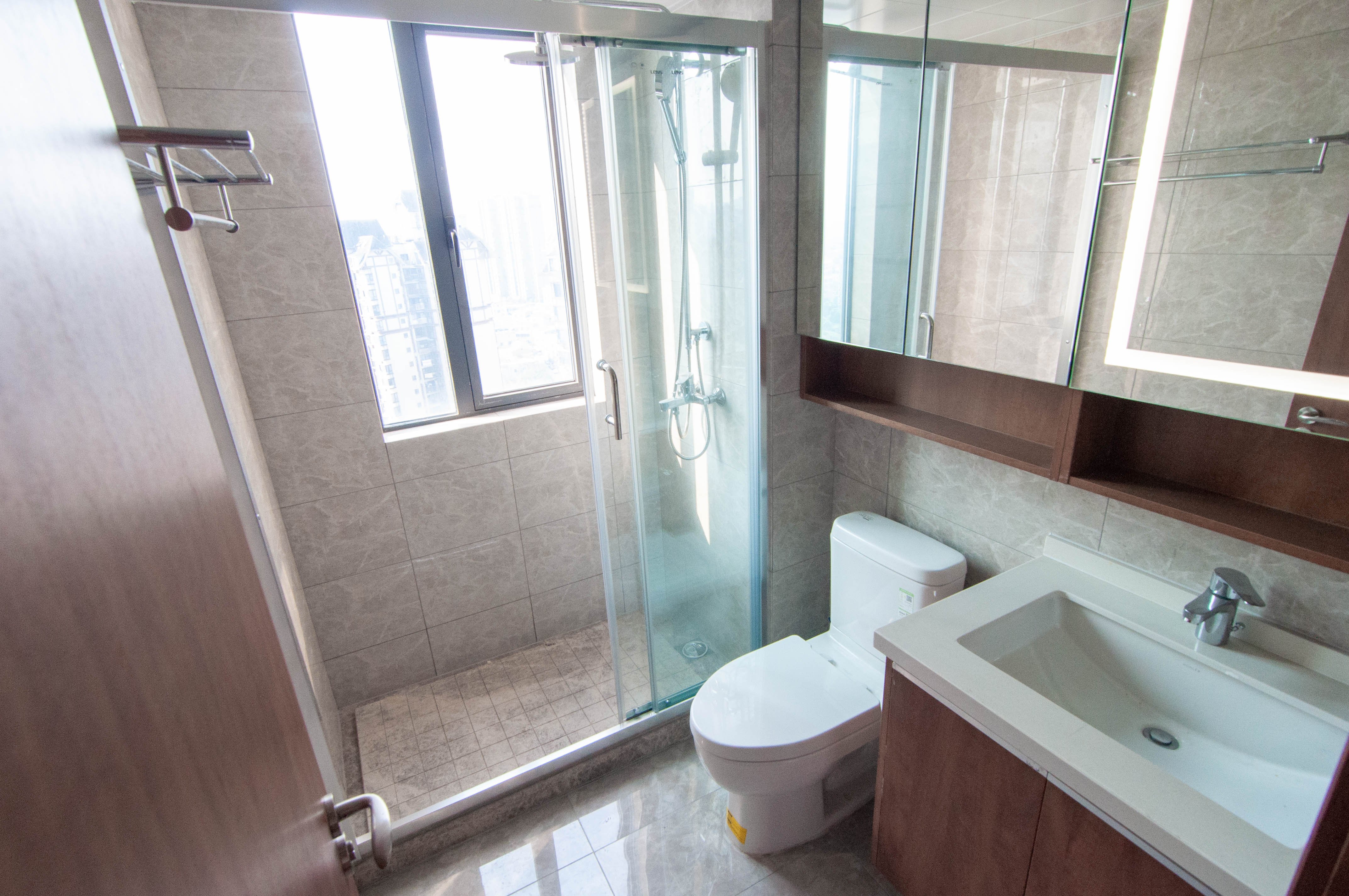 旭辉都会山  4室2厅2卫    218.0万 旭辉都会山  4室2厅2卫    218.0万卫生间