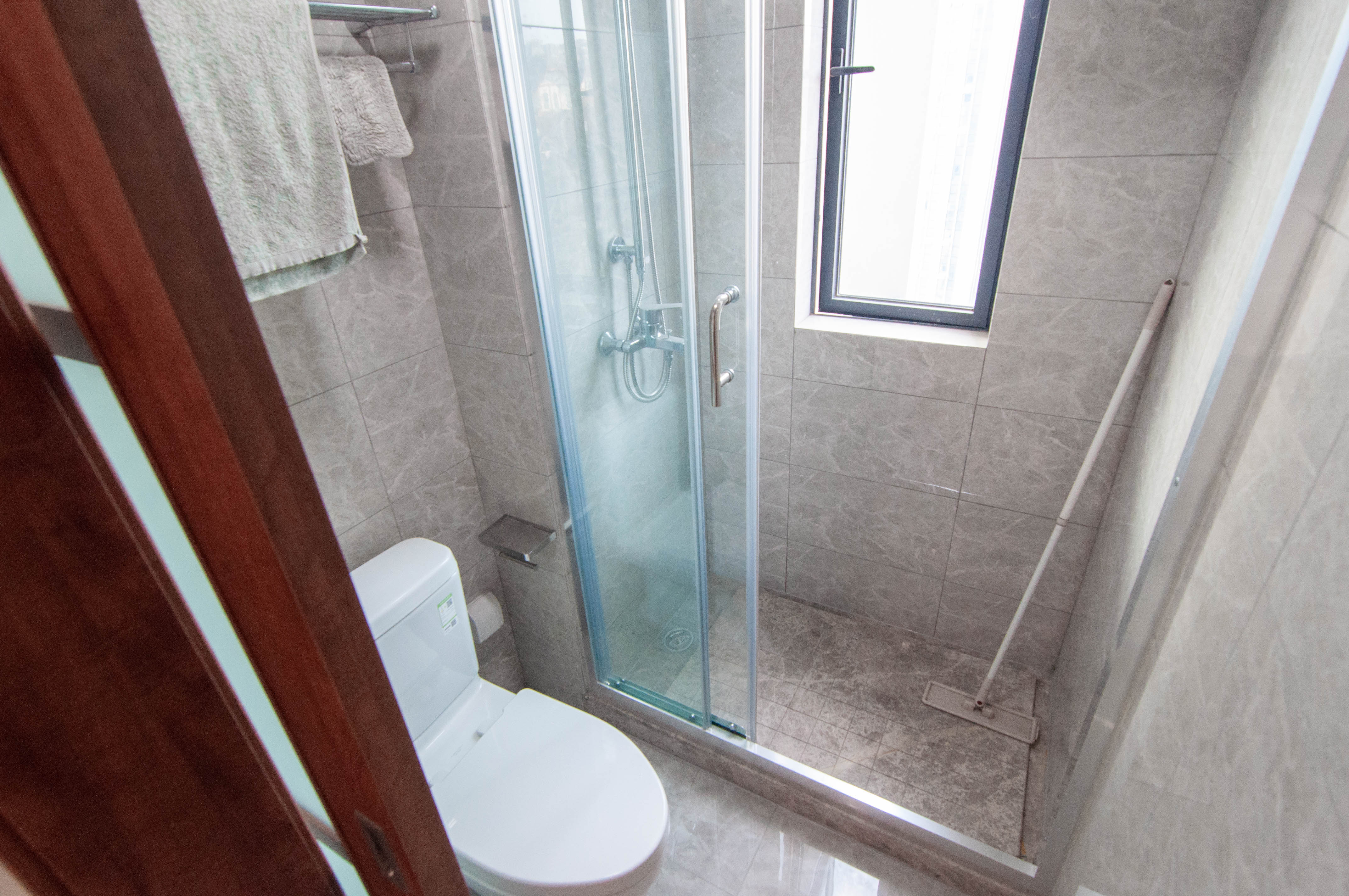 旭辉都会山  4室2厅2卫    218.0万 旭辉都会山  4室2厅2卫    218.0万卫生间