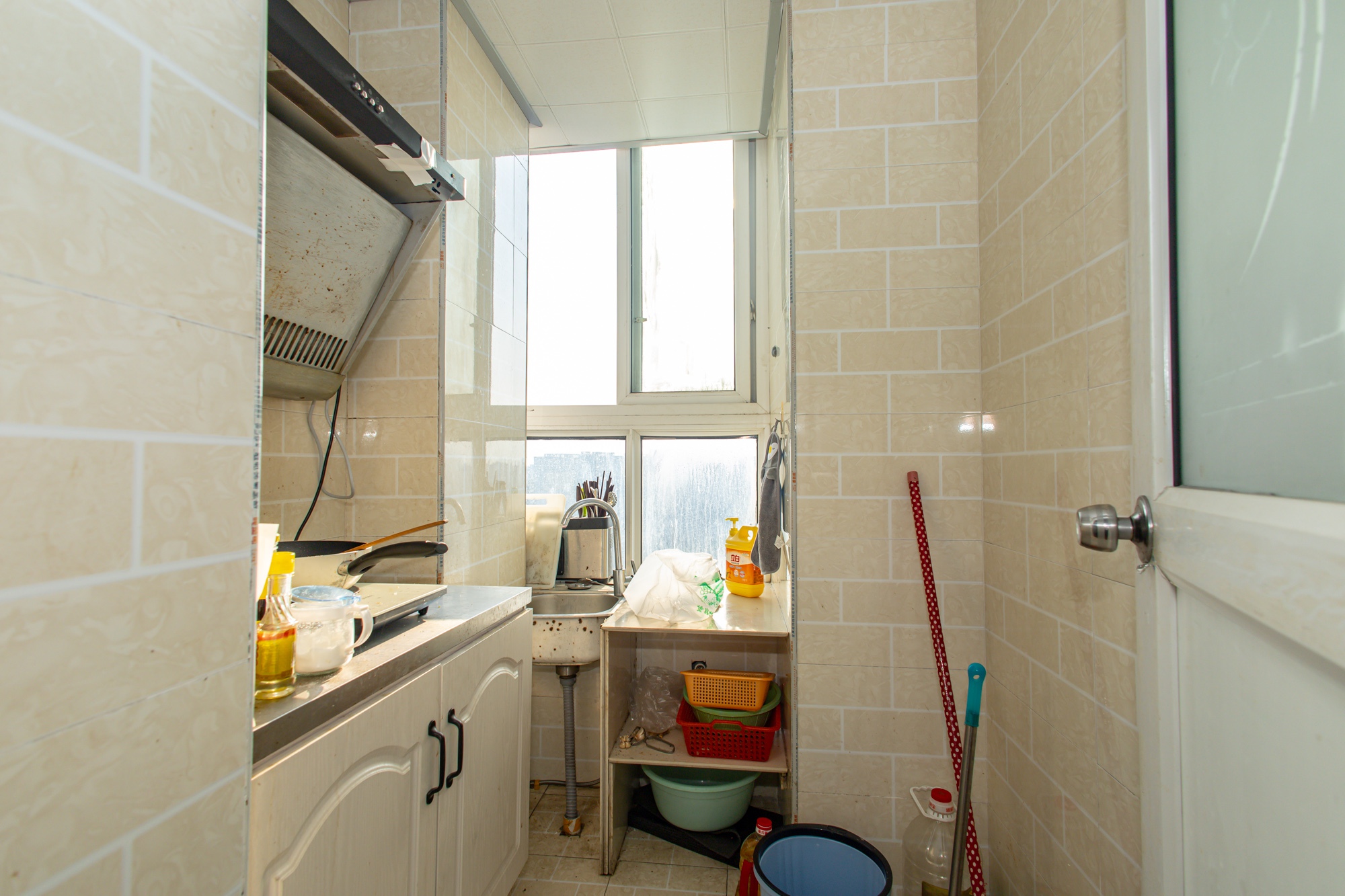 香槟小镇(香槟花苑) 1室1厅1卫 28.8万 香槟小镇(香槟花苑) 1室1厅1卫 28.8万厨房