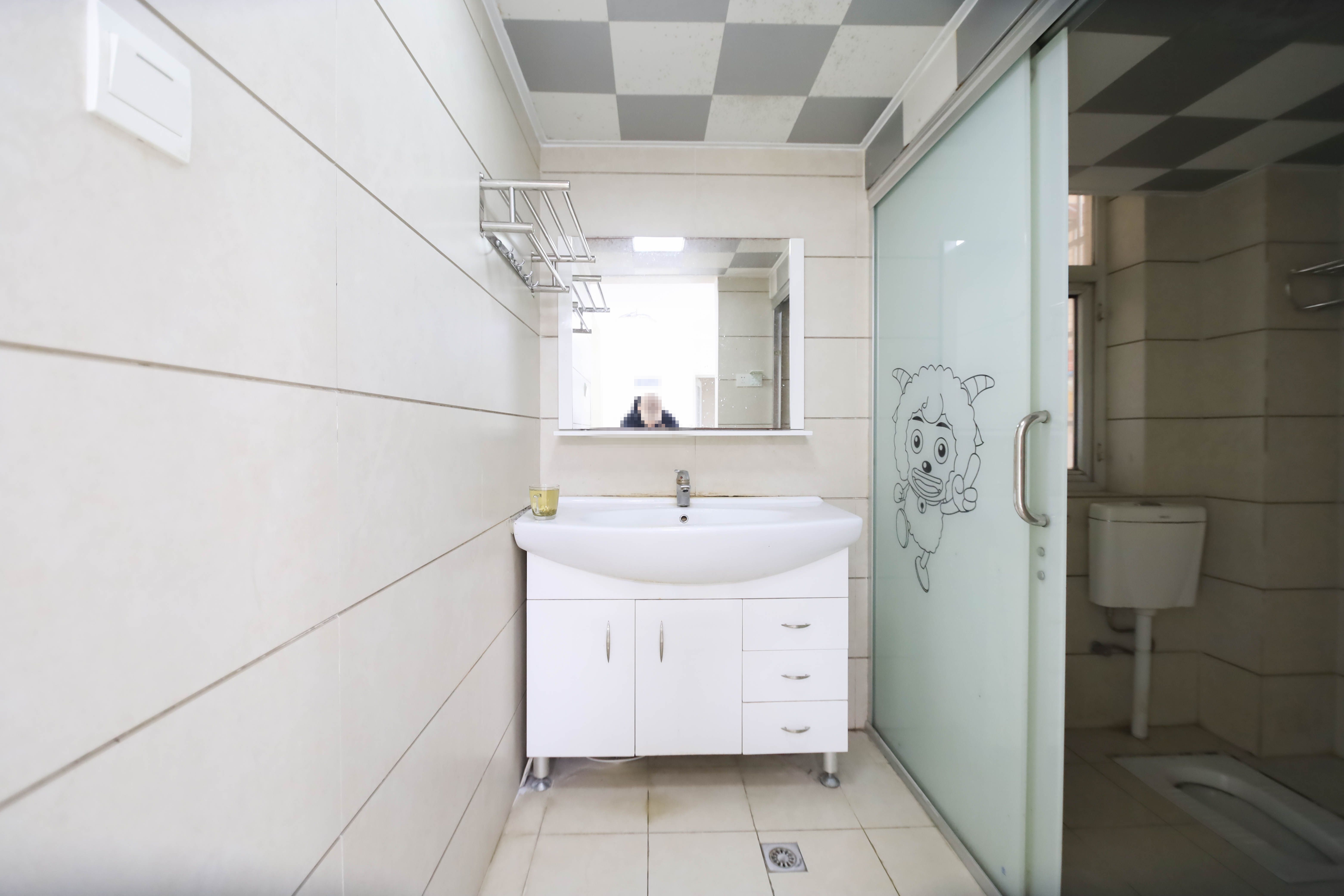 泰禹家园(彩云之翼家园一期、二期、三期)  3室2厅2卫    84.0万 泰禹家园(彩云之翼家园一期、二期、三期)  3室2厅2卫    84.0万卫生间