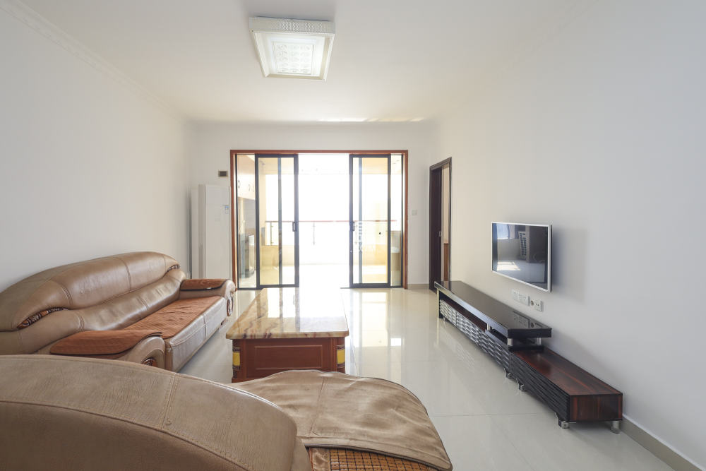 双湾国际（湘江御景花园）  3室2厅2卫    120.0万