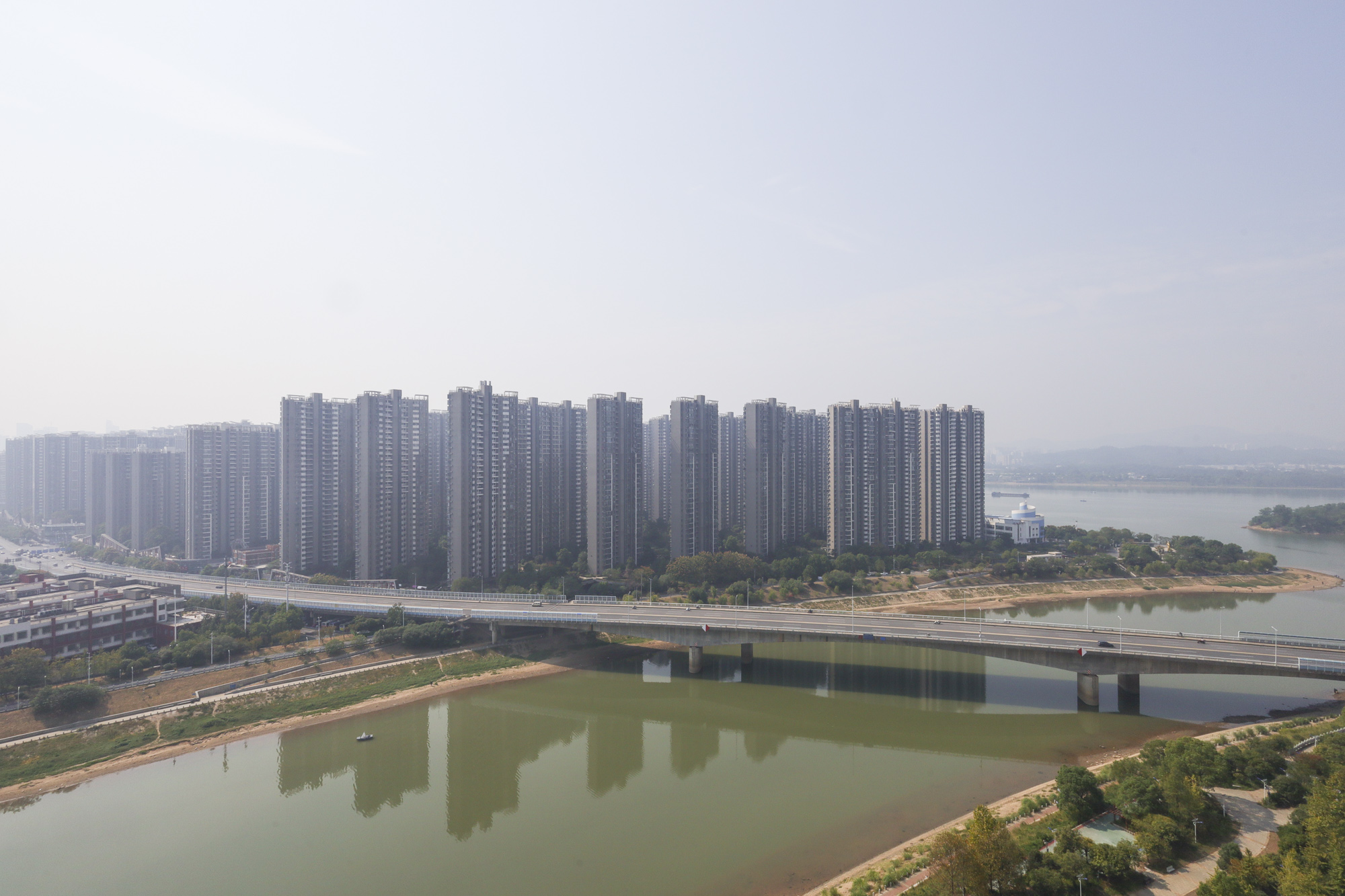 双湾国际（湘江御景花园）  3室2厅2卫    135.0万其他