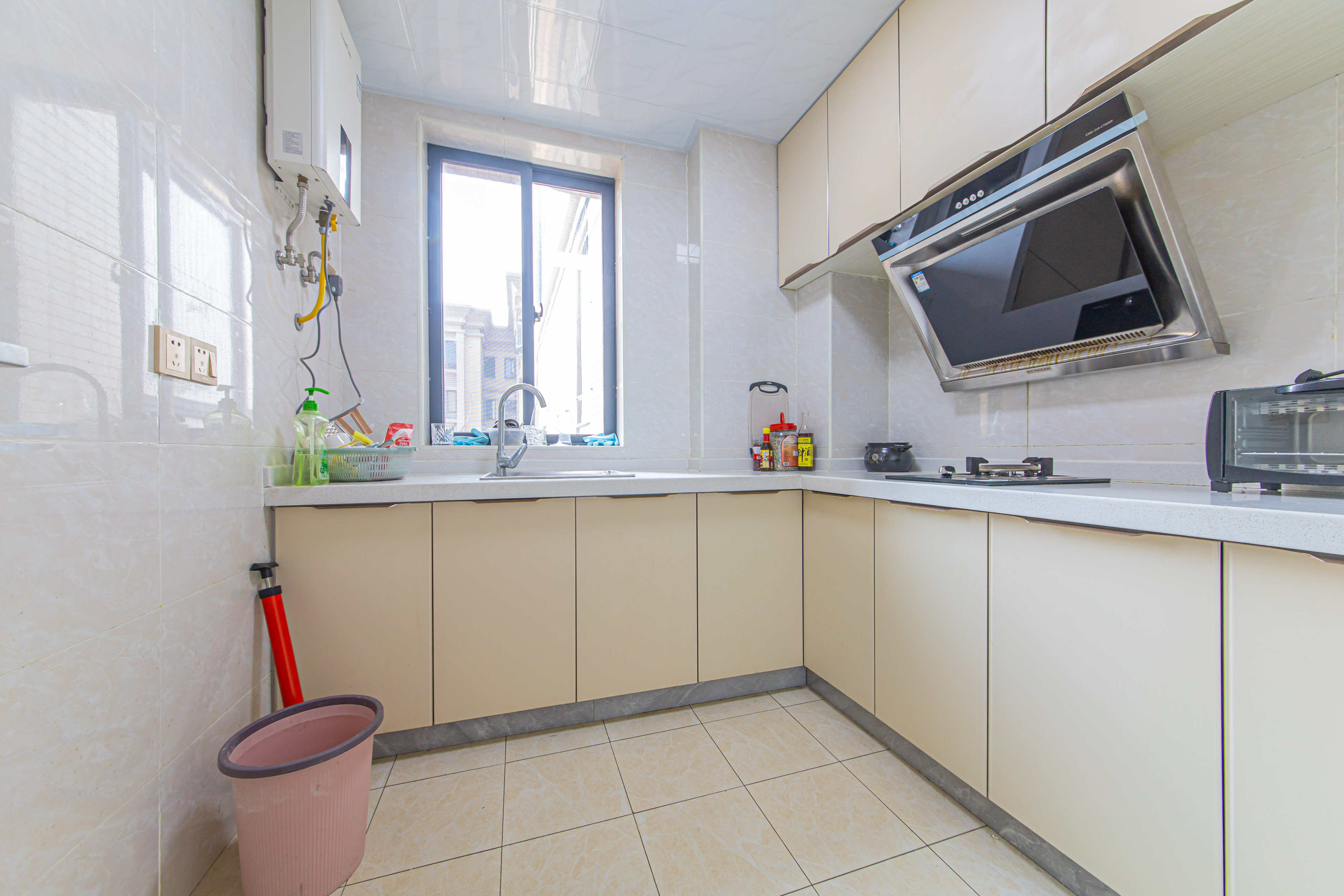 保利花园  2室2厅1卫    69.0万 保利花园  2室2厅1卫    69.0万厨房