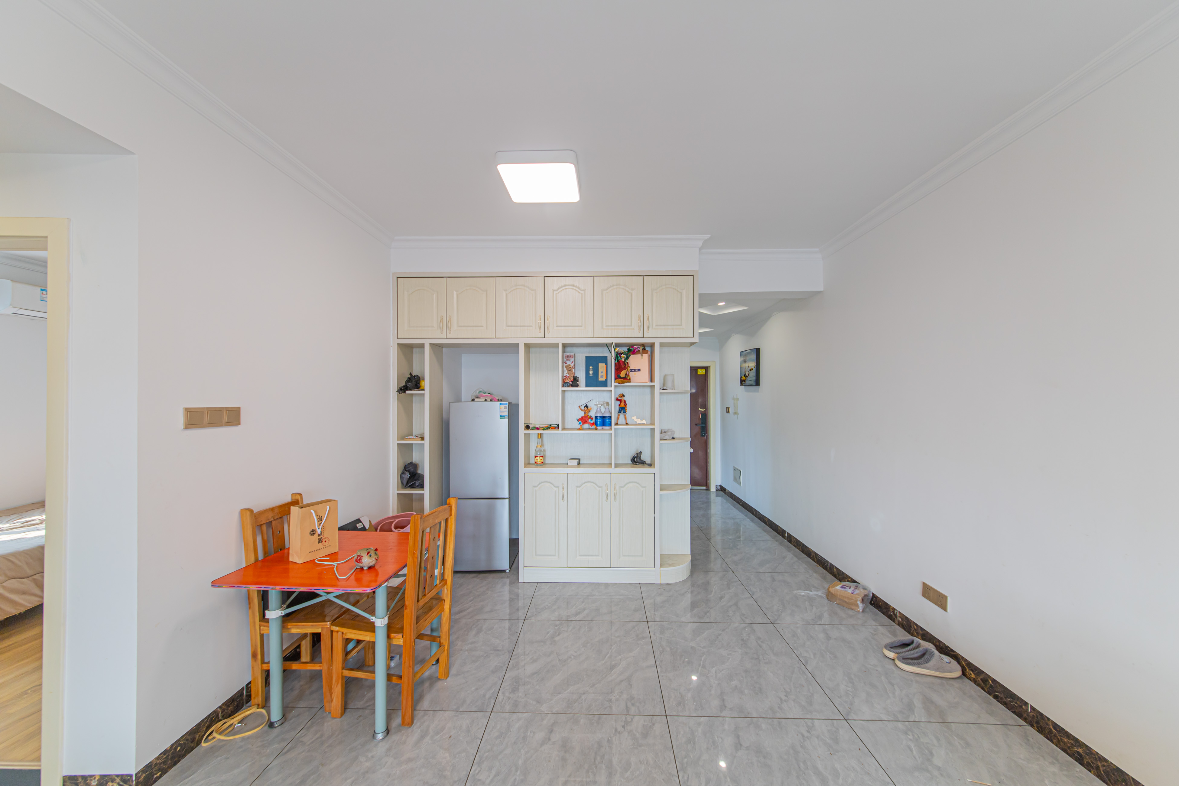 保利花园  2室2厅1卫    69.0万 保利花园  2室2厅1卫    69.0万客厅