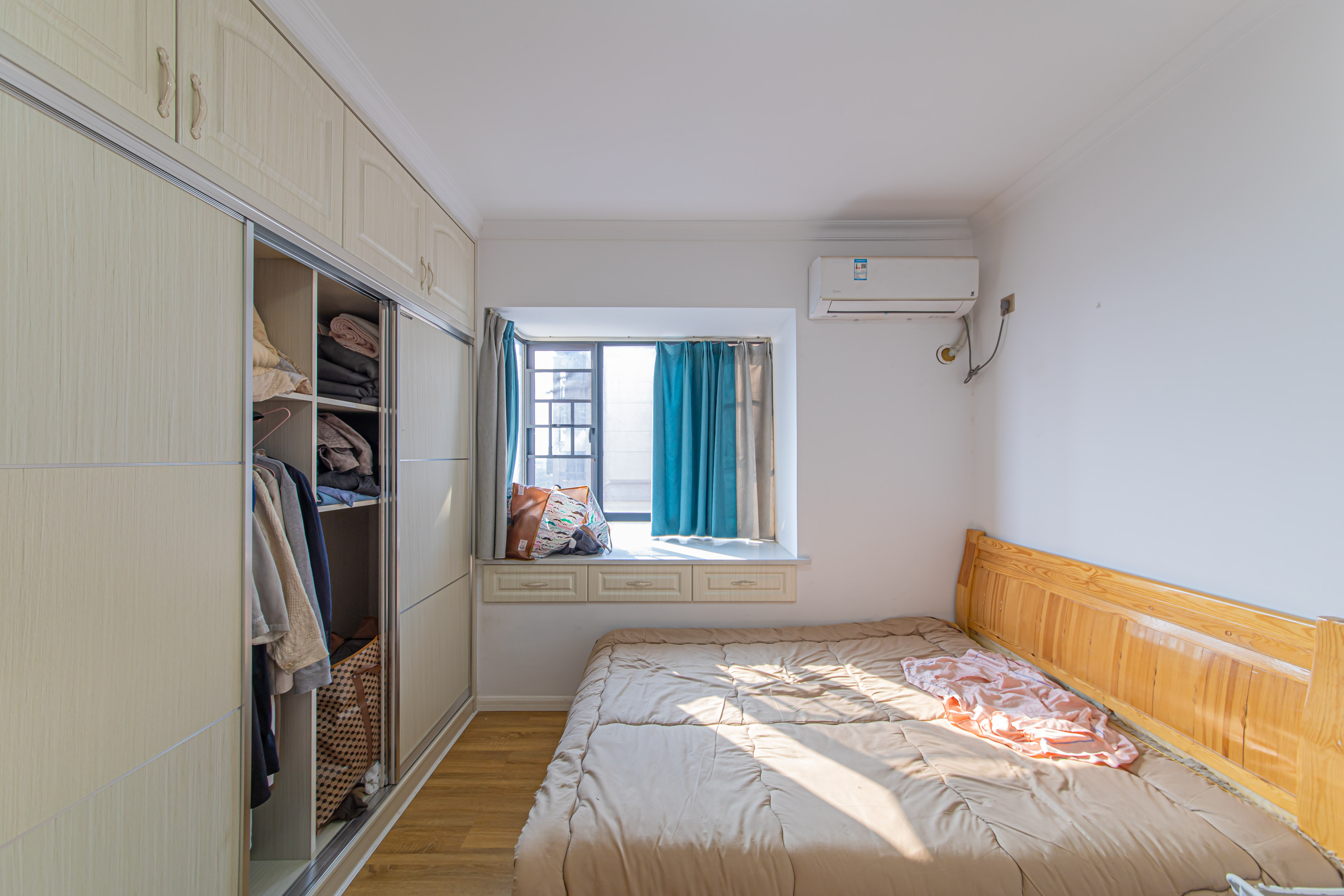 保利花园  2室2厅1卫    69.0万 保利花园  2室2厅1卫    69.0万卧室