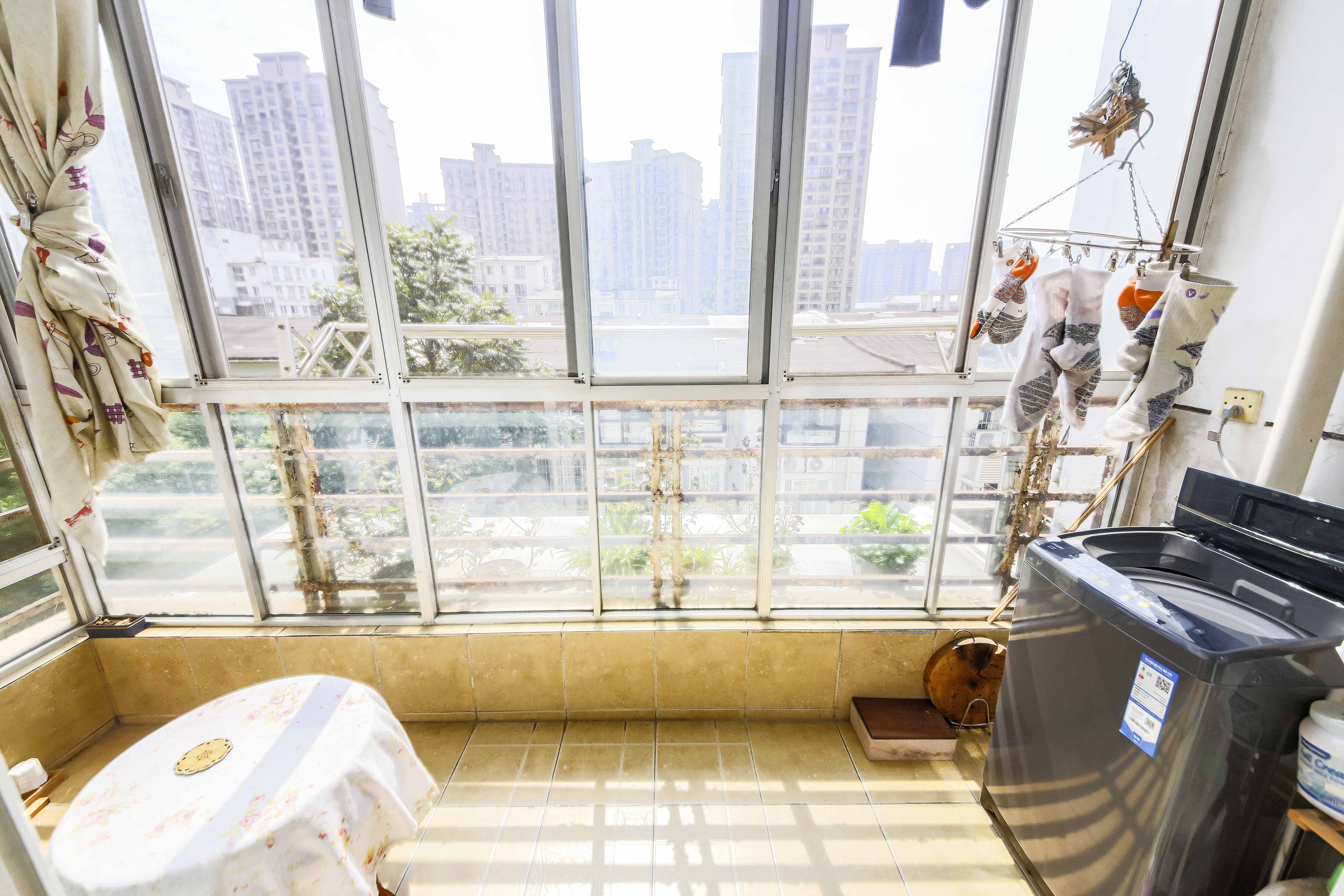 申奥美域  3室2厅2卫    72.0万 申奥美域  3室2厅2卫    72.0万阳台