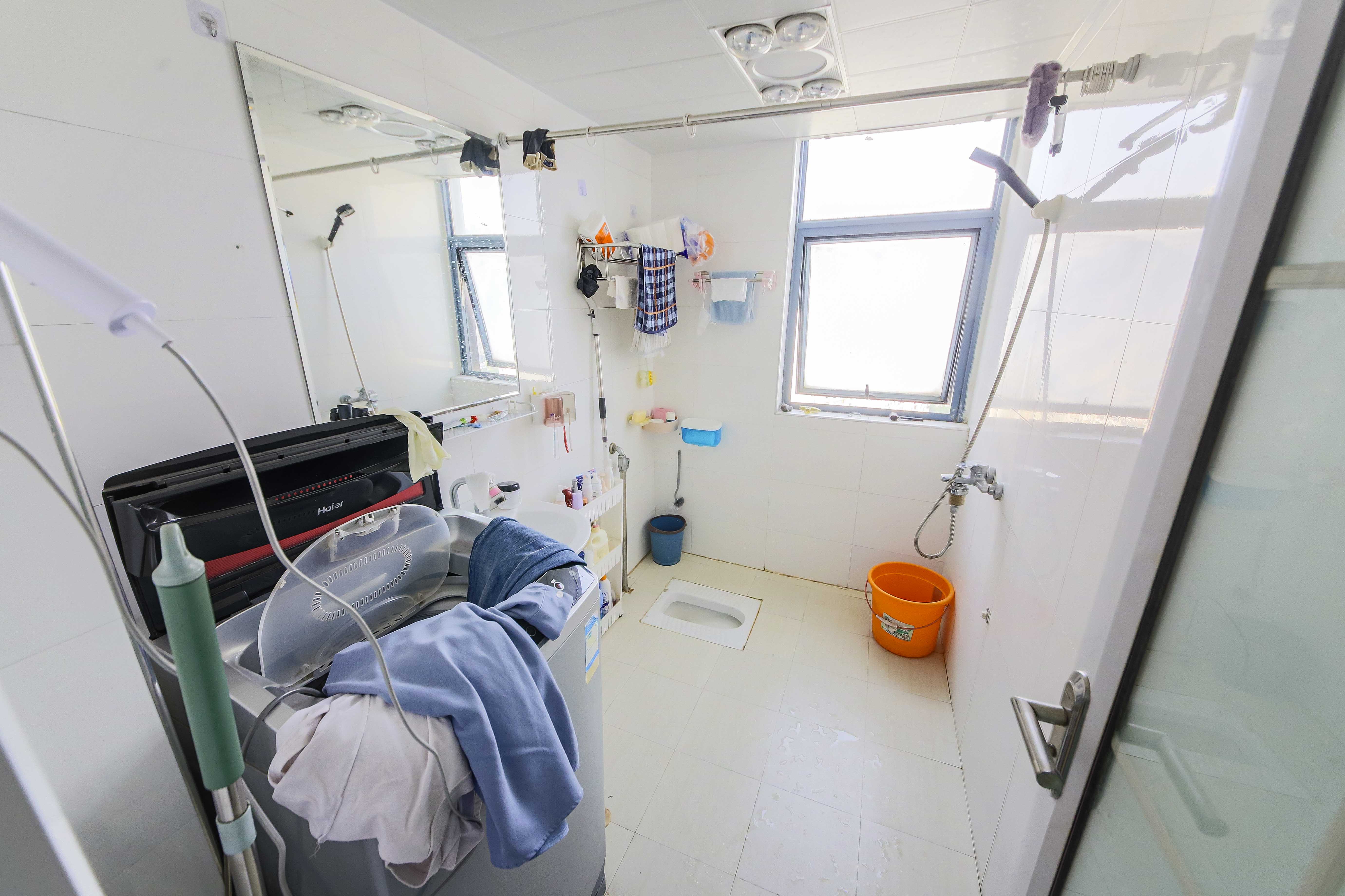标志浪漫满屋（枫景公寓）  2室2厅1卫   75.00万卫生间