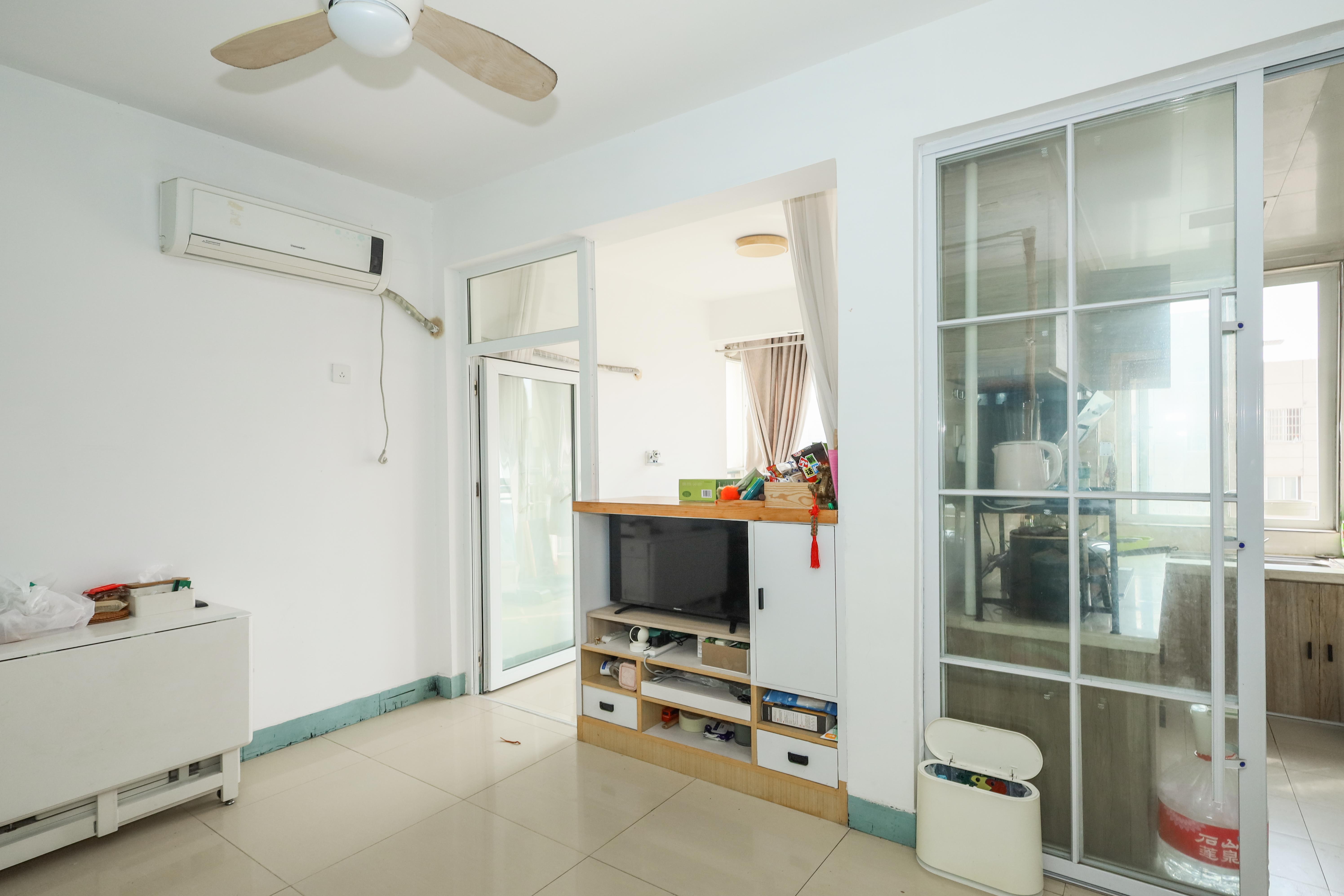 可可小城(麓谷可可小城)  2室2厅1卫    52.0万 可可小城(麓谷可可小城)  2室2厅1卫    52.0万客厅