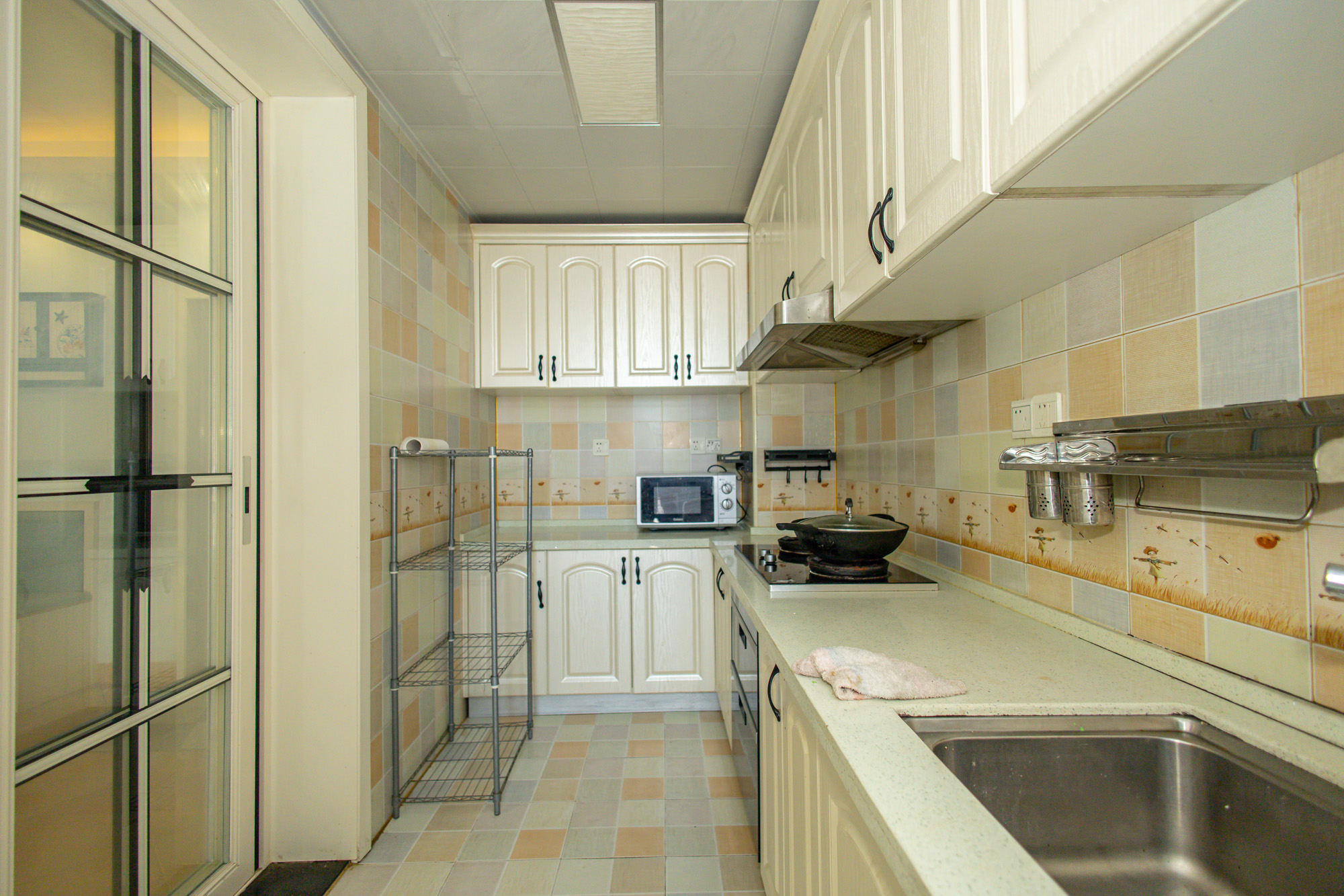 财富港湾(绿领大厦) 2室2厅1卫 61.0万 财富港湾(绿领大厦) 2室2厅1卫 61.0万厨房