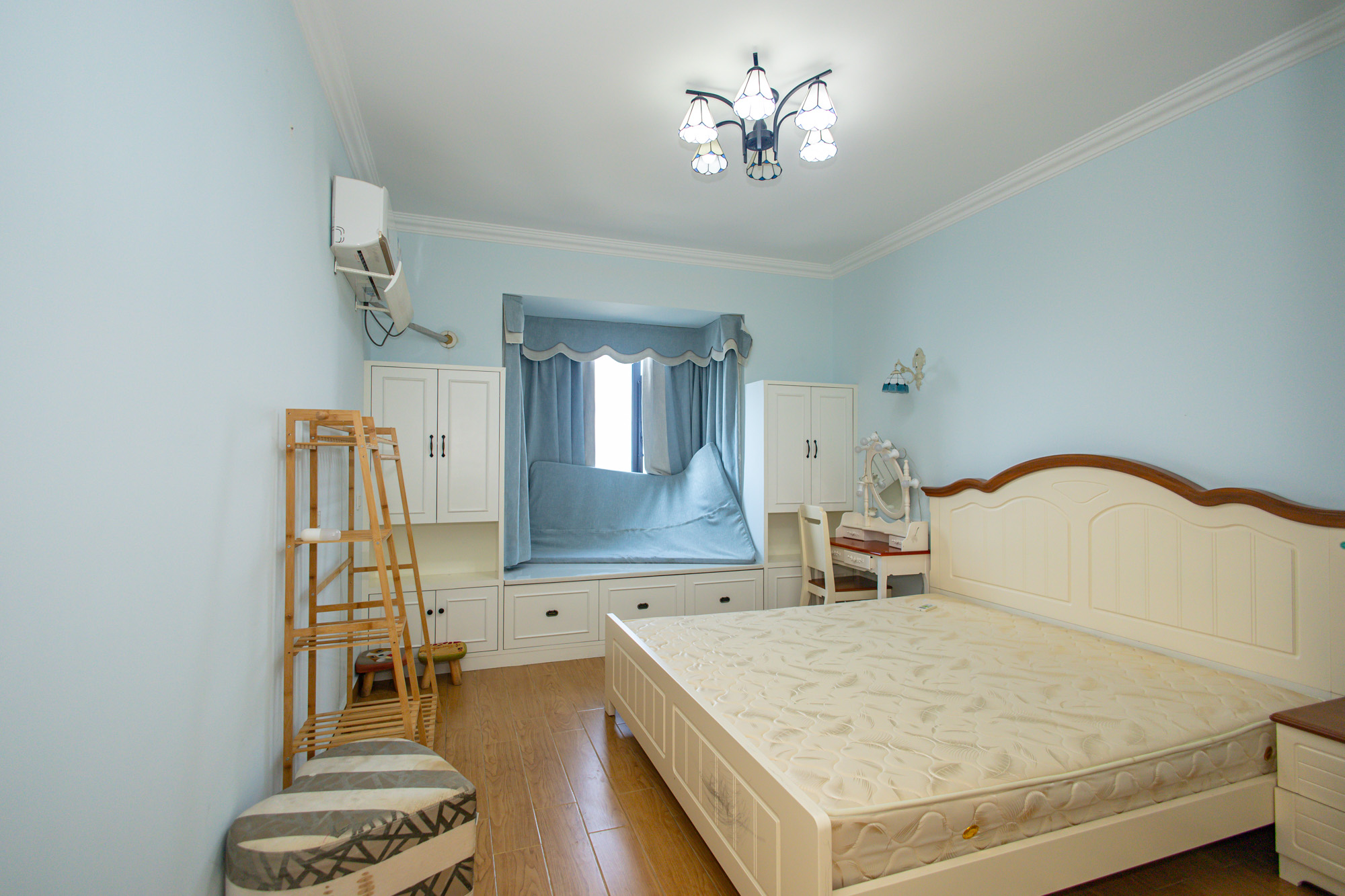 财富港湾(绿领大厦) 2室2厅1卫 61.0万 财富港湾(绿领大厦) 2室2厅1卫 61.0万卧室