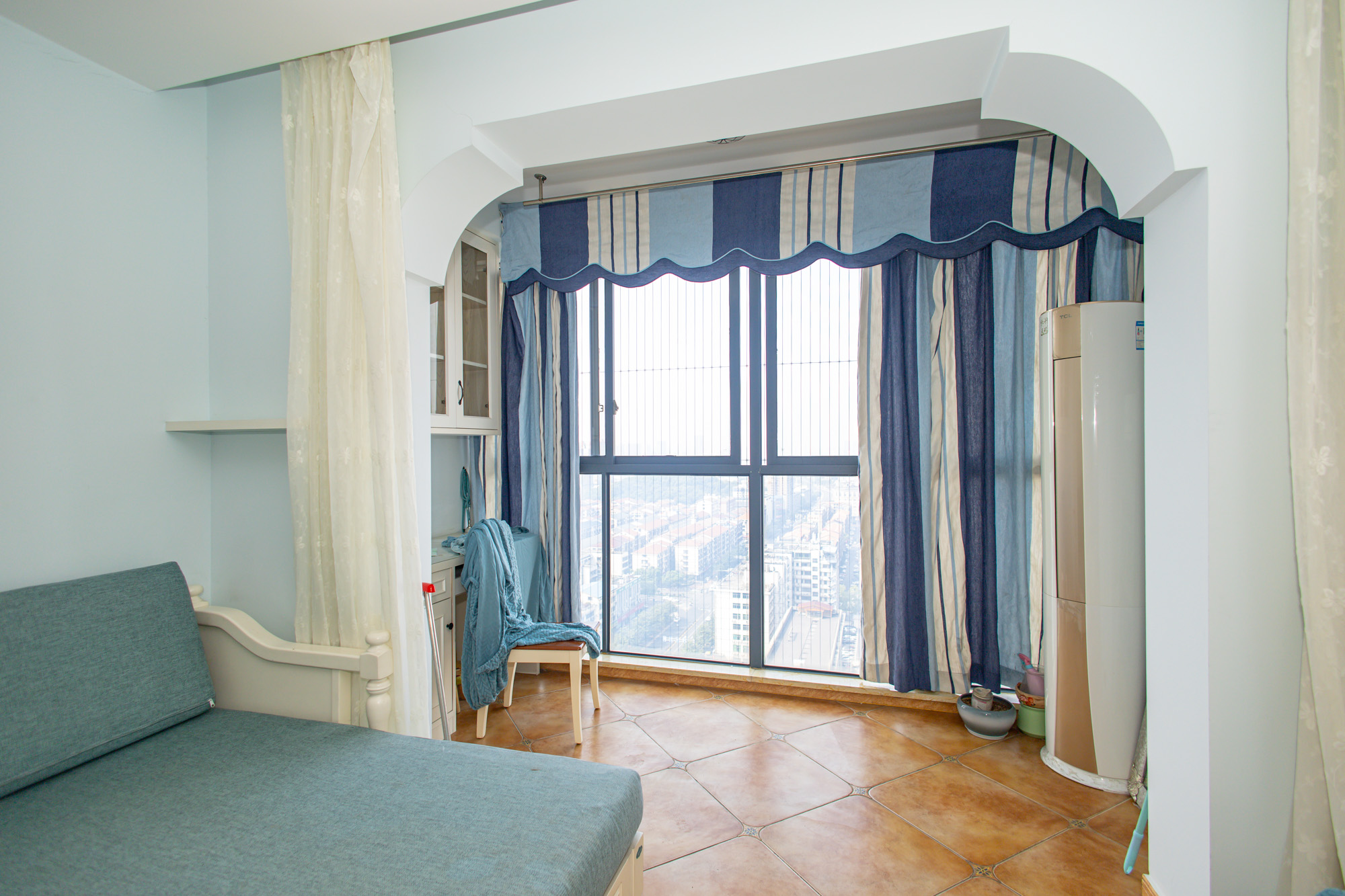 财富港湾(绿领大厦) 2室2厅1卫 61.0万 财富港湾(绿领大厦) 2室2厅1卫 61.0万阳台