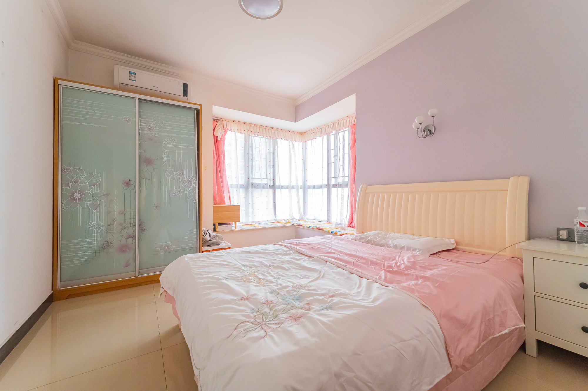 水岸世景  2室1厅1卫    60.8万 水岸世景  2室1厅1卫    60.8万卧室