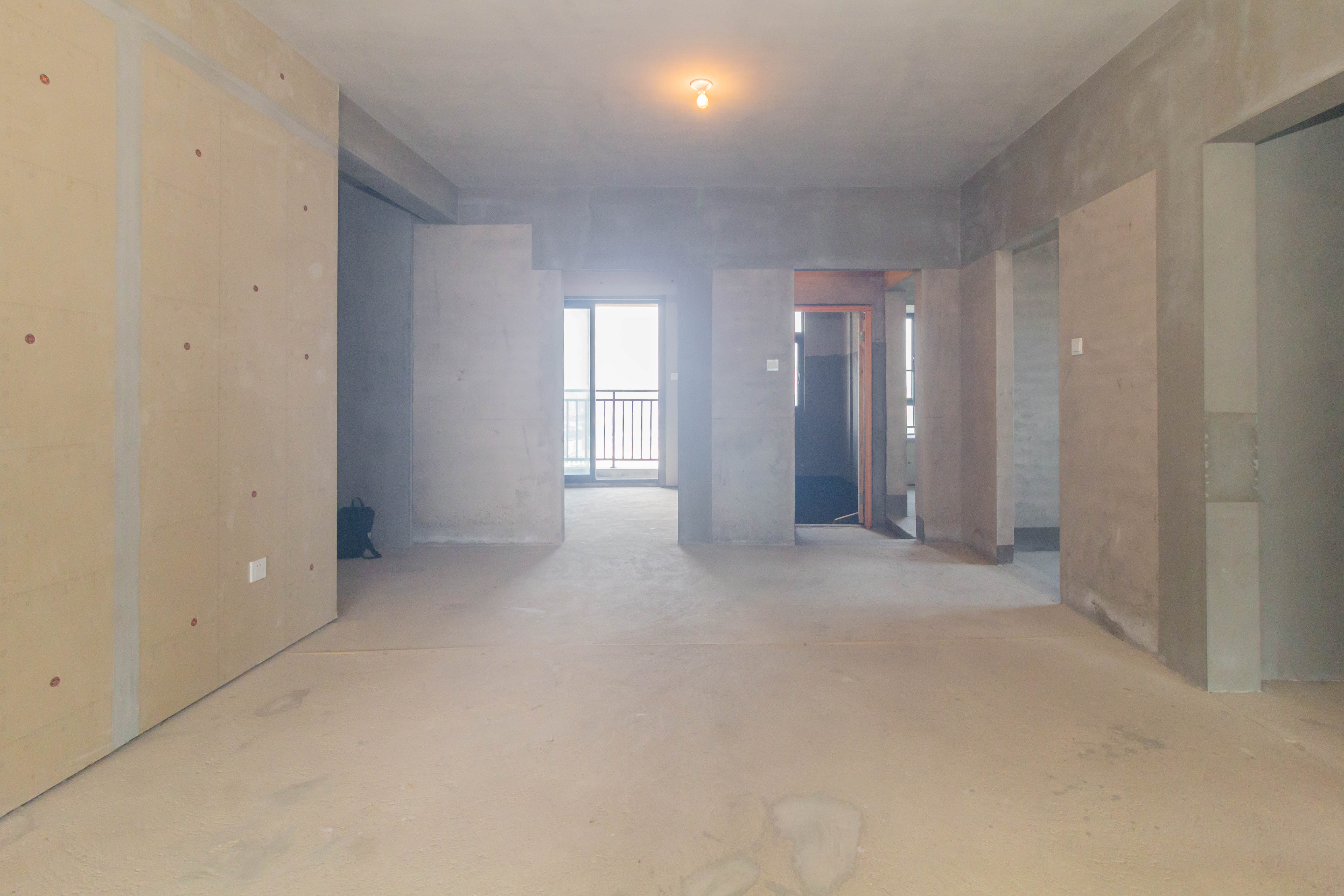 日盛湖湘花苑  3室2厅2卫    88.88万 日盛湖湘花苑  3室2厅2卫    88.88万客厅