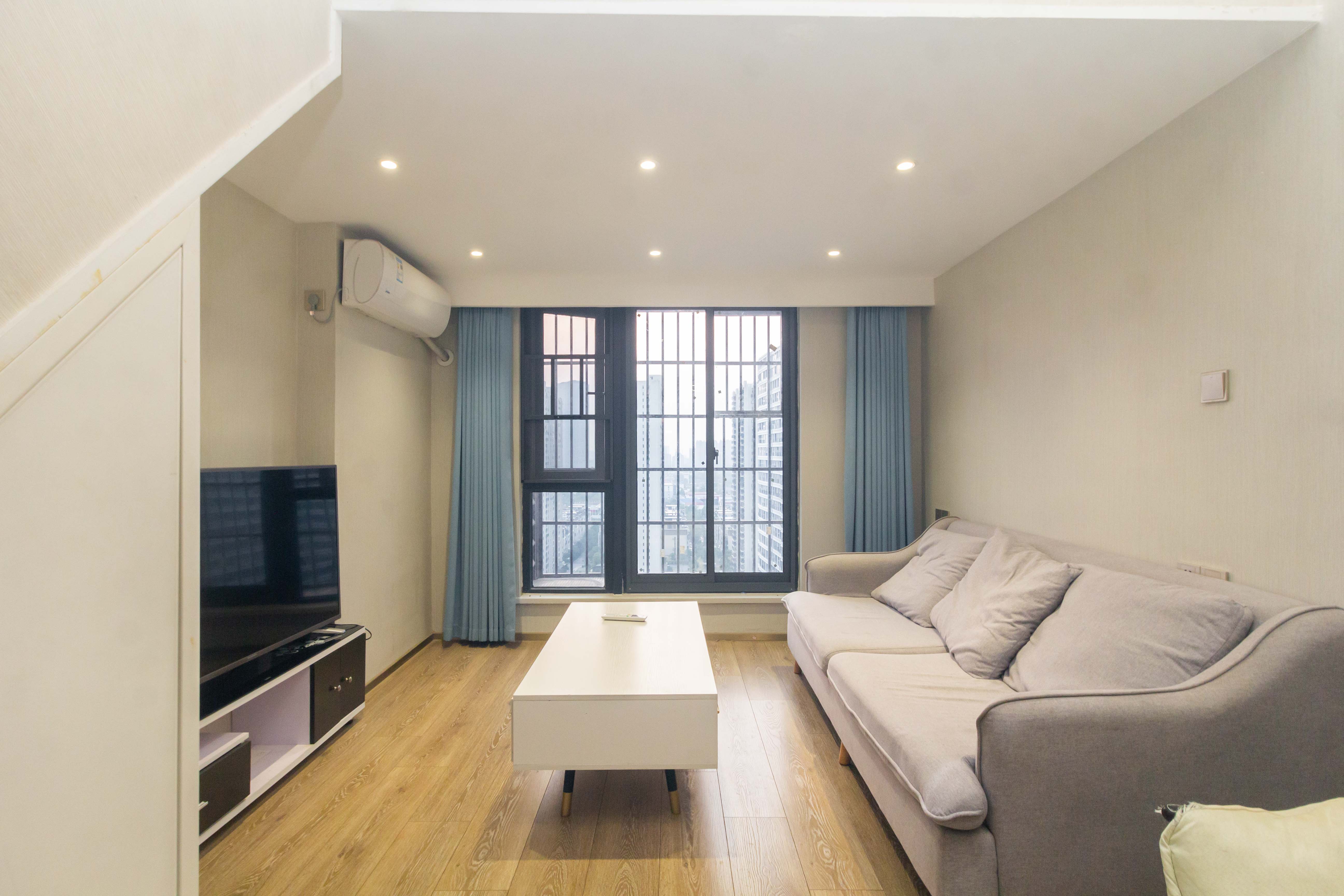 华远海蓝郡  2室2厅1卫    25.8万 华远海蓝郡  2室2厅1卫    25.8万客厅