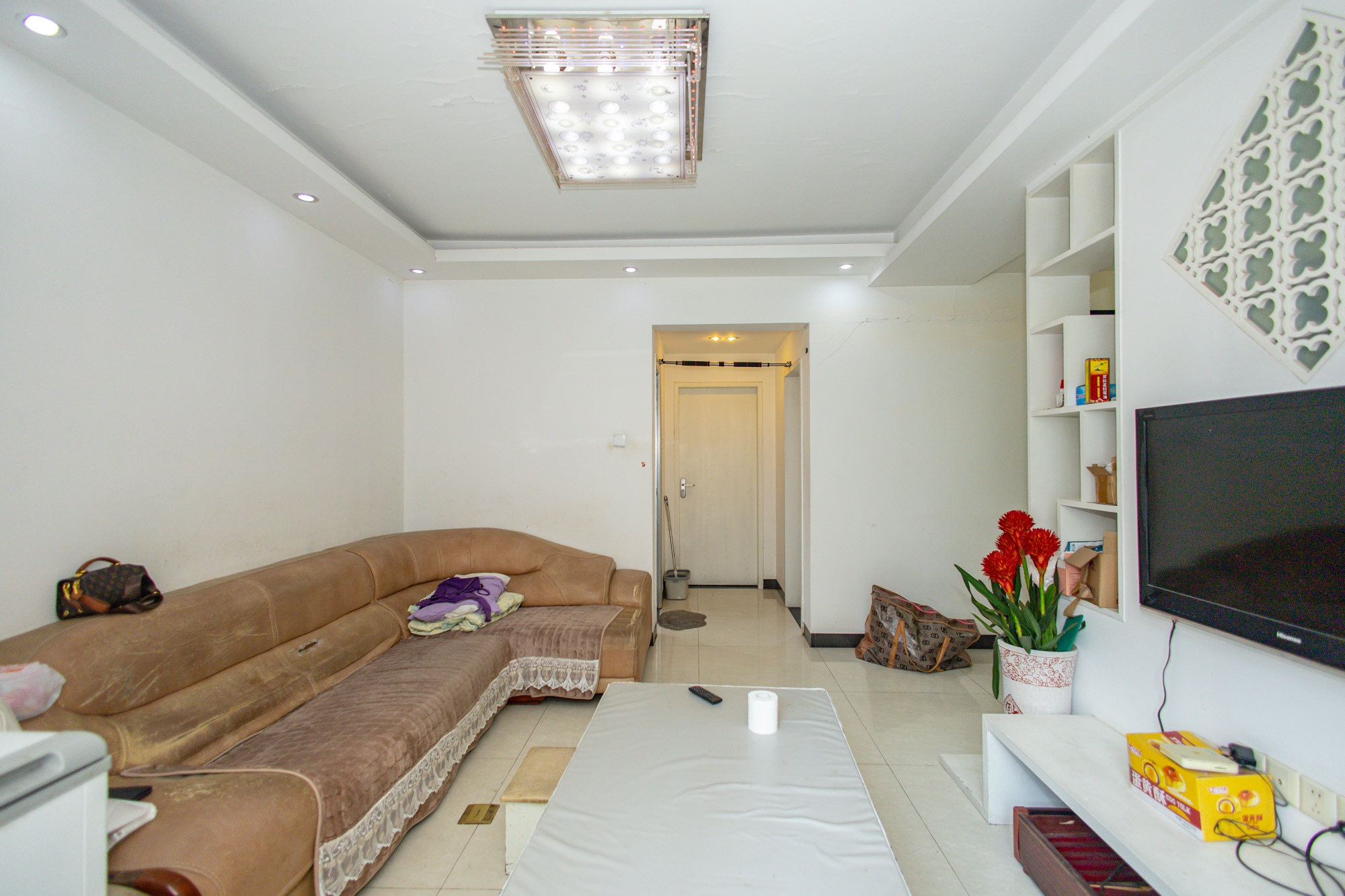 佳美星城 2室2厅1卫 43.8万 佳美星城 2室2厅1卫 43.8万客厅