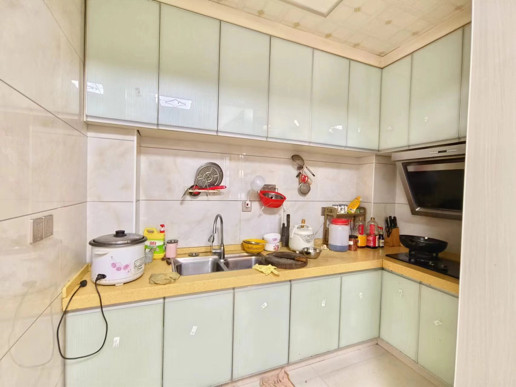 圣华名城建设北路110号  3室2厅1卫    39.8万 圣华名城建设北路110号  3室2厅1卫    39.8万室内图