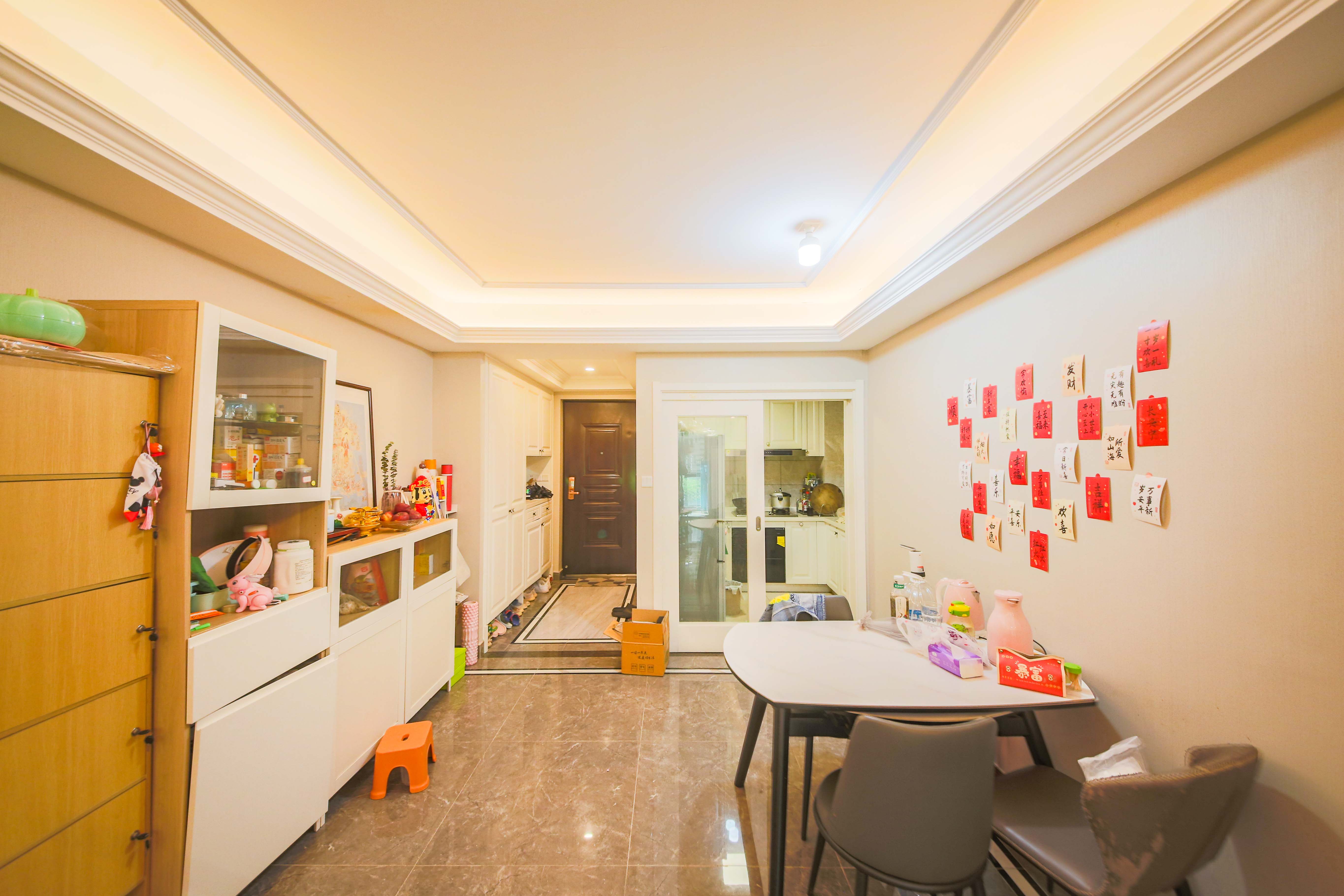 中海珑悦府 3室2厅2卫 98.0万 中海珑悦府 3室2厅2卫 98.0万客厅