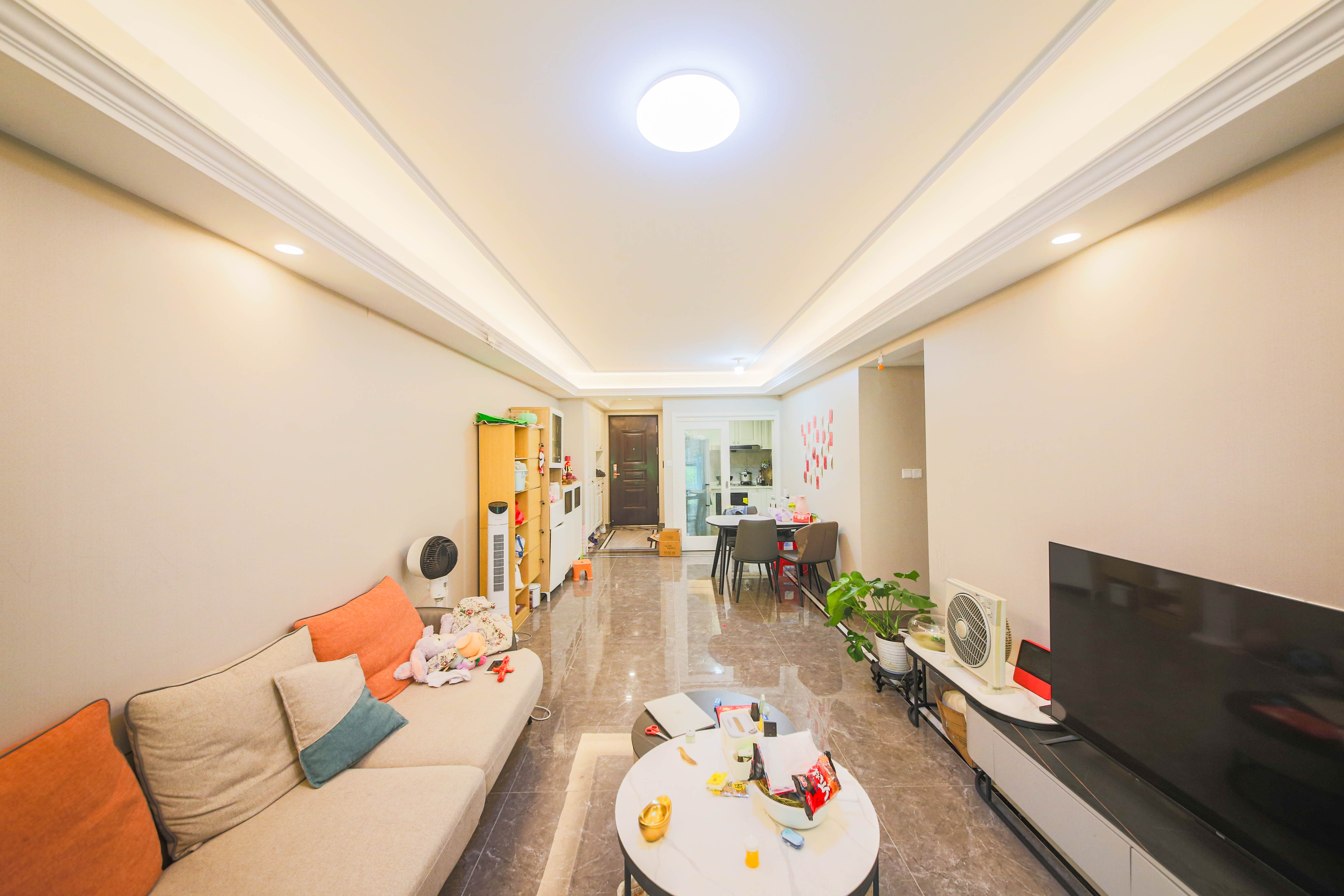 中海珑悦府 3室2厅2卫 98.0万 中海珑悦府 3室2厅2卫 98.0万客厅