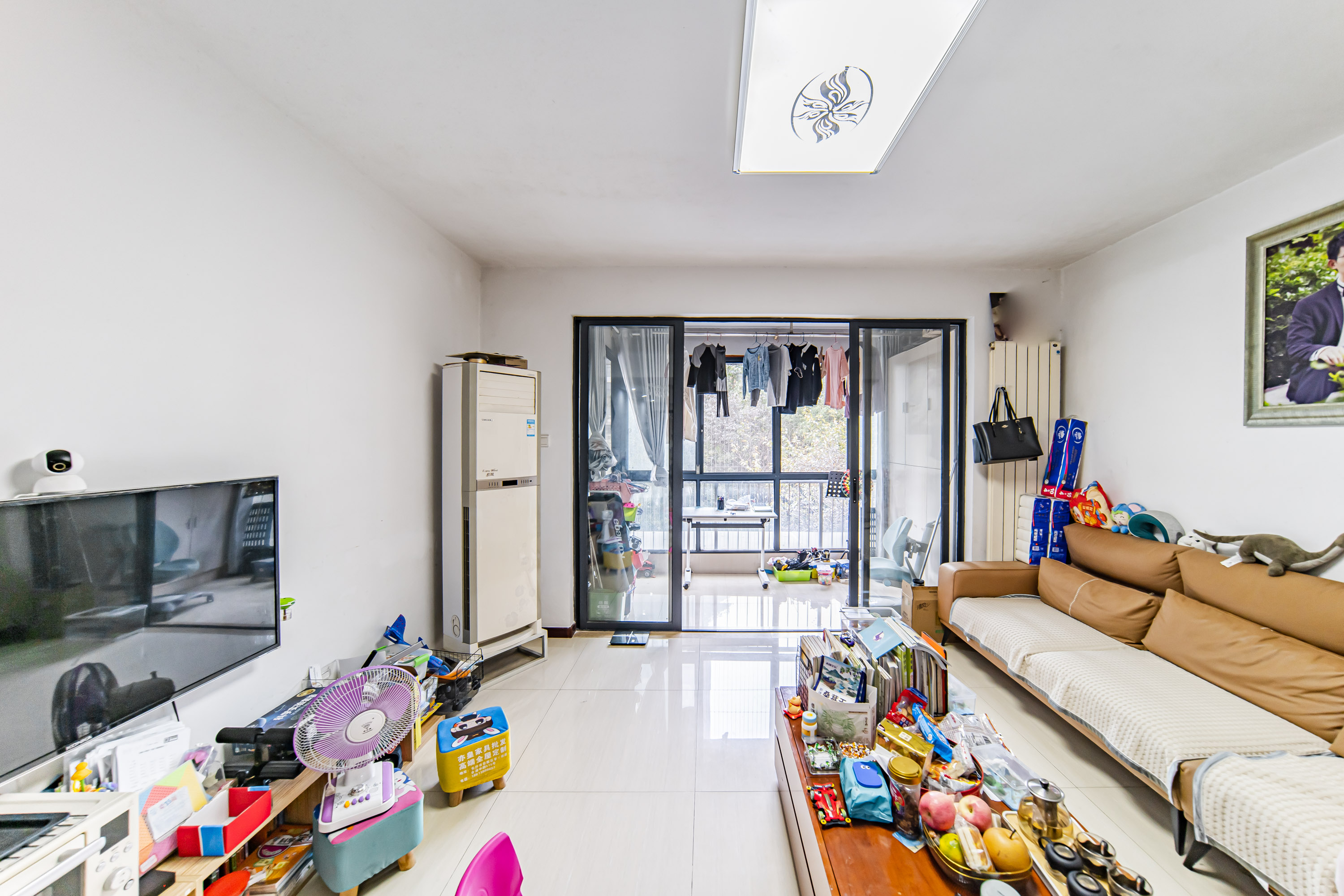 阳光100三期  3室2厅2卫    100.0万 阳光100三期  3室2厅2卫    100.0万客厅