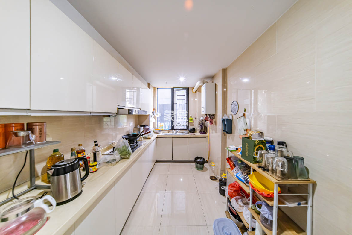 阳光100三期  3室2厅2卫    100.0万 阳光100三期  3室2厅2卫    100.0万厨房