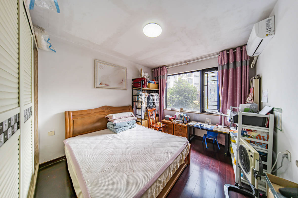 阳光100三期  3室2厅2卫    100.0万 阳光100三期  3室2厅2卫    100.0万卧室