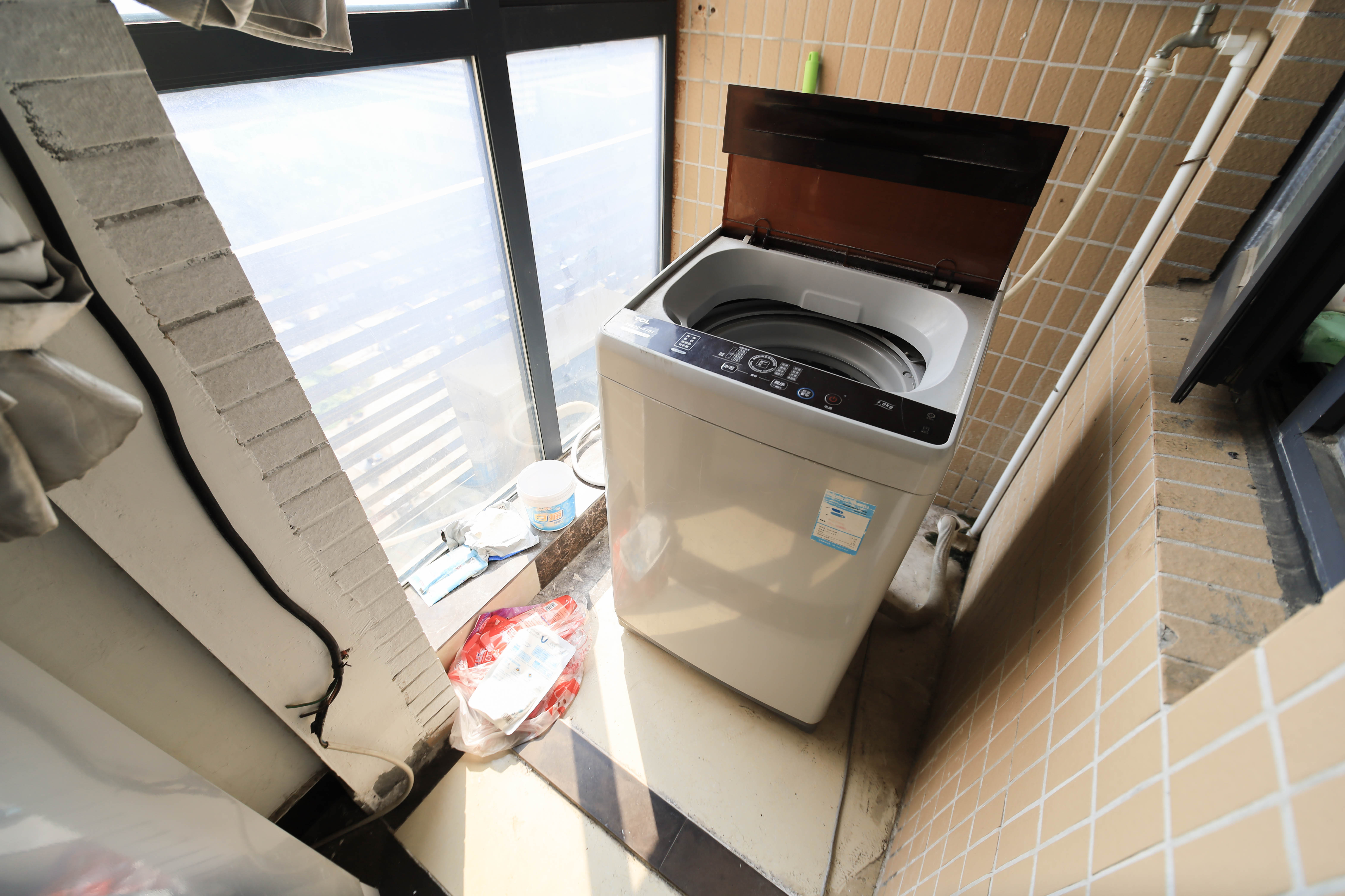 华悦城  3室2厅1卫   85.00万阳台
