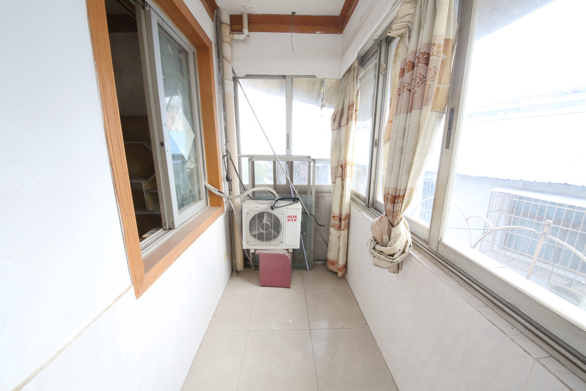 长沙县公路管理局单位房  3室2厅1卫   100.00万阳台