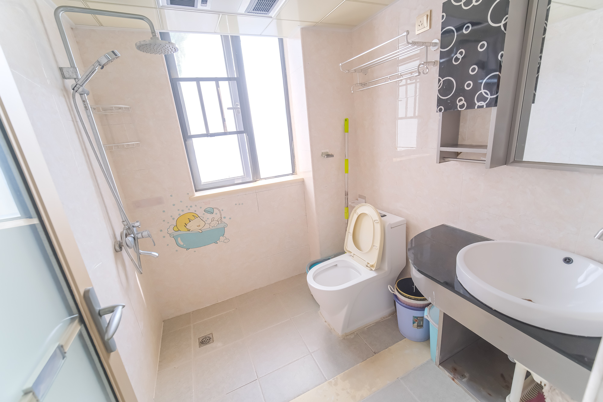 盛地尊域 3室2厅1卫 63.8万 盛地尊域 3室2厅1卫 63.8万卫生间