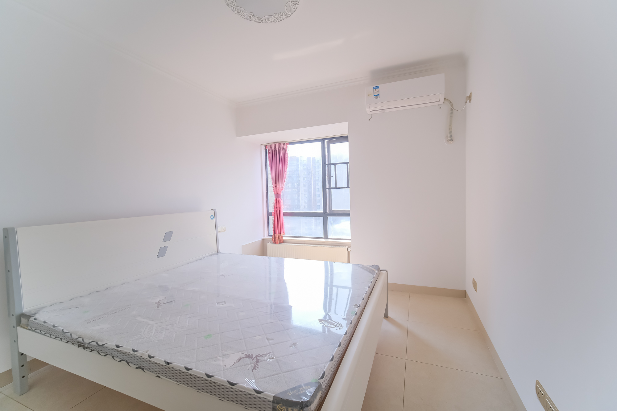 盛地尊域 3室2厅1卫 63.8万 盛地尊域 3室2厅1卫 63.8万卧室