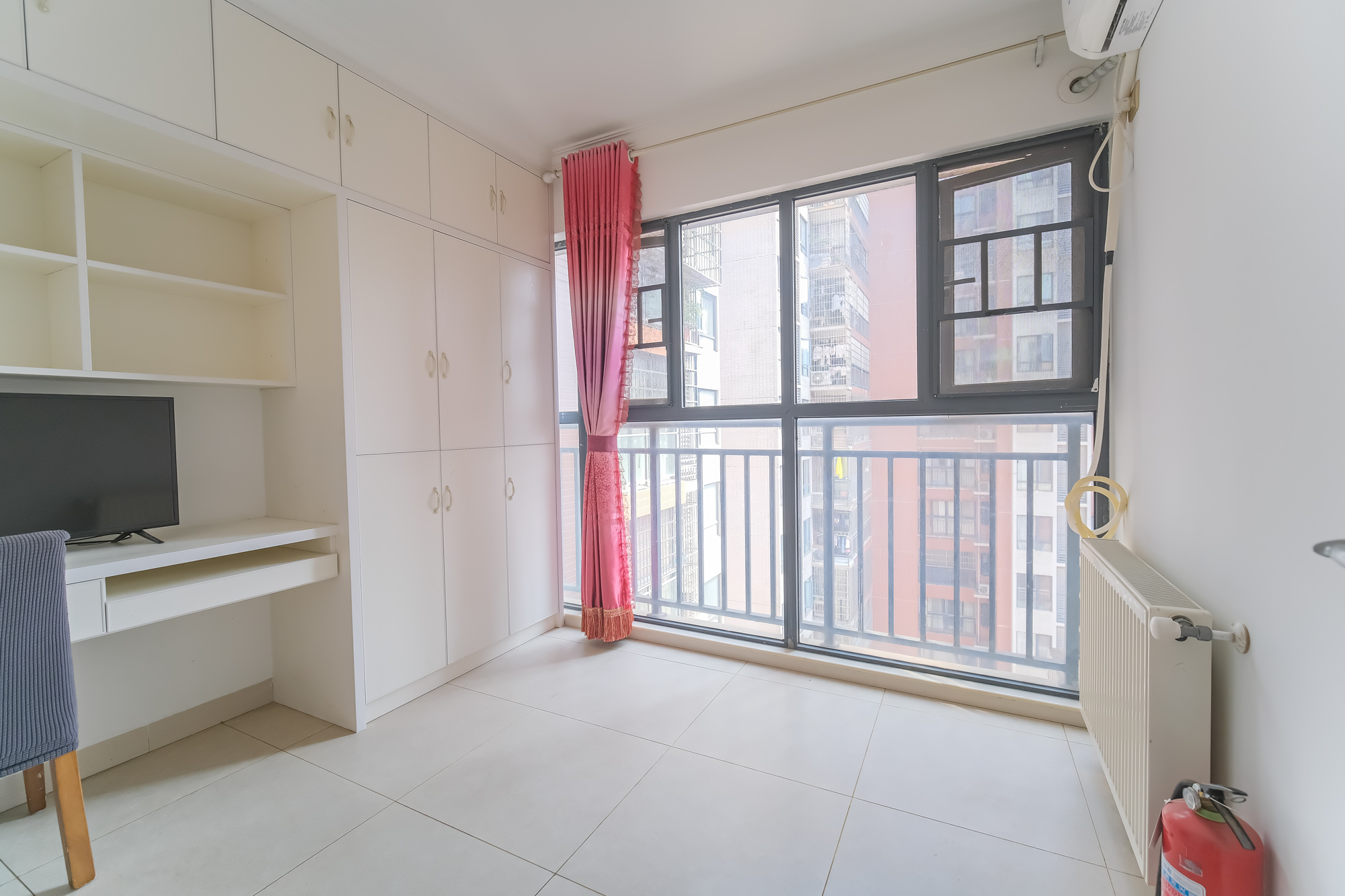 盛地尊域 3室2厅1卫 63.8万 盛地尊域 3室2厅1卫 63.8万卧室