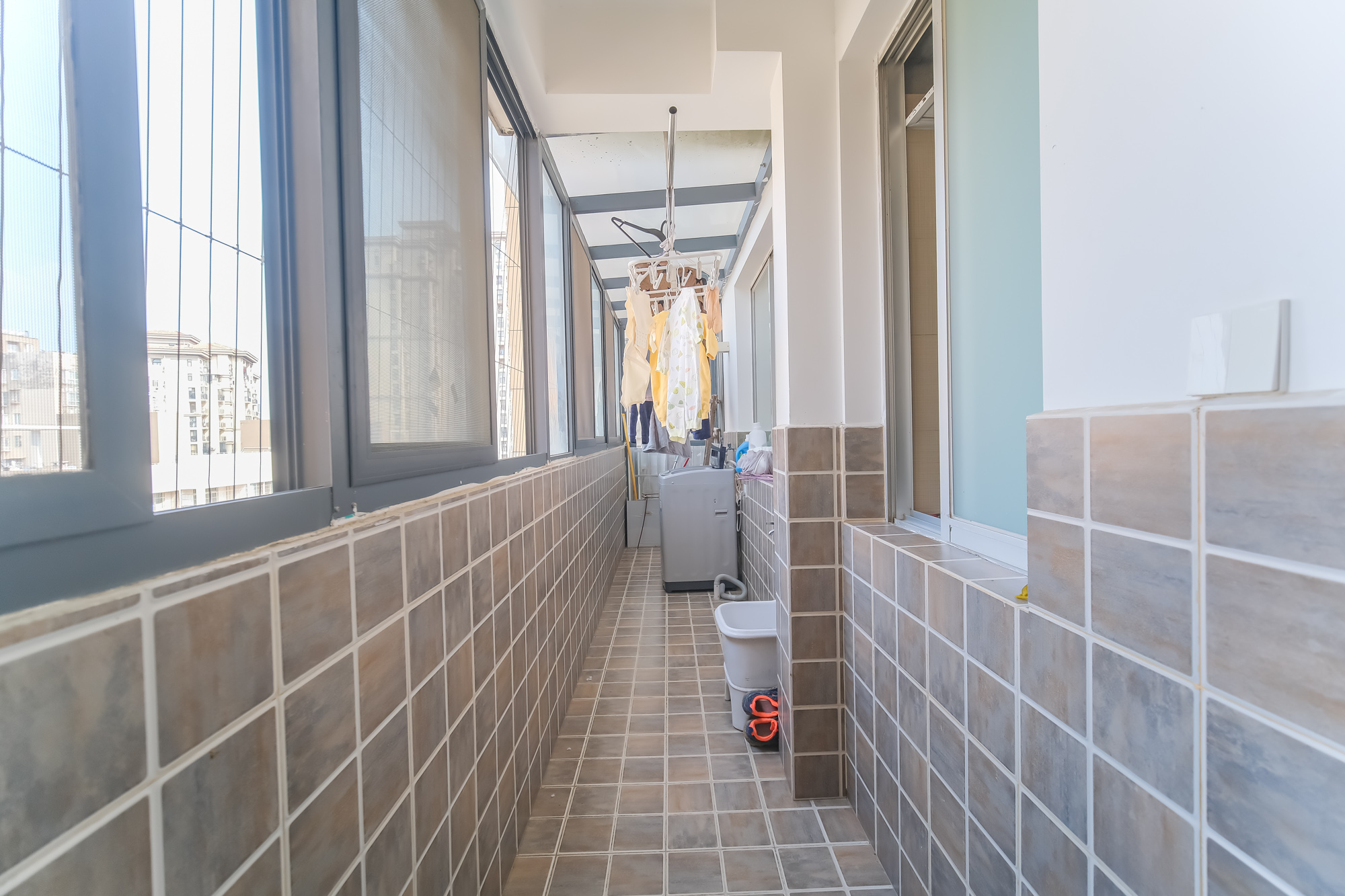 红树湾 3室2厅2卫 74.0万 红树湾 3室2厅2卫 74.0万阳台