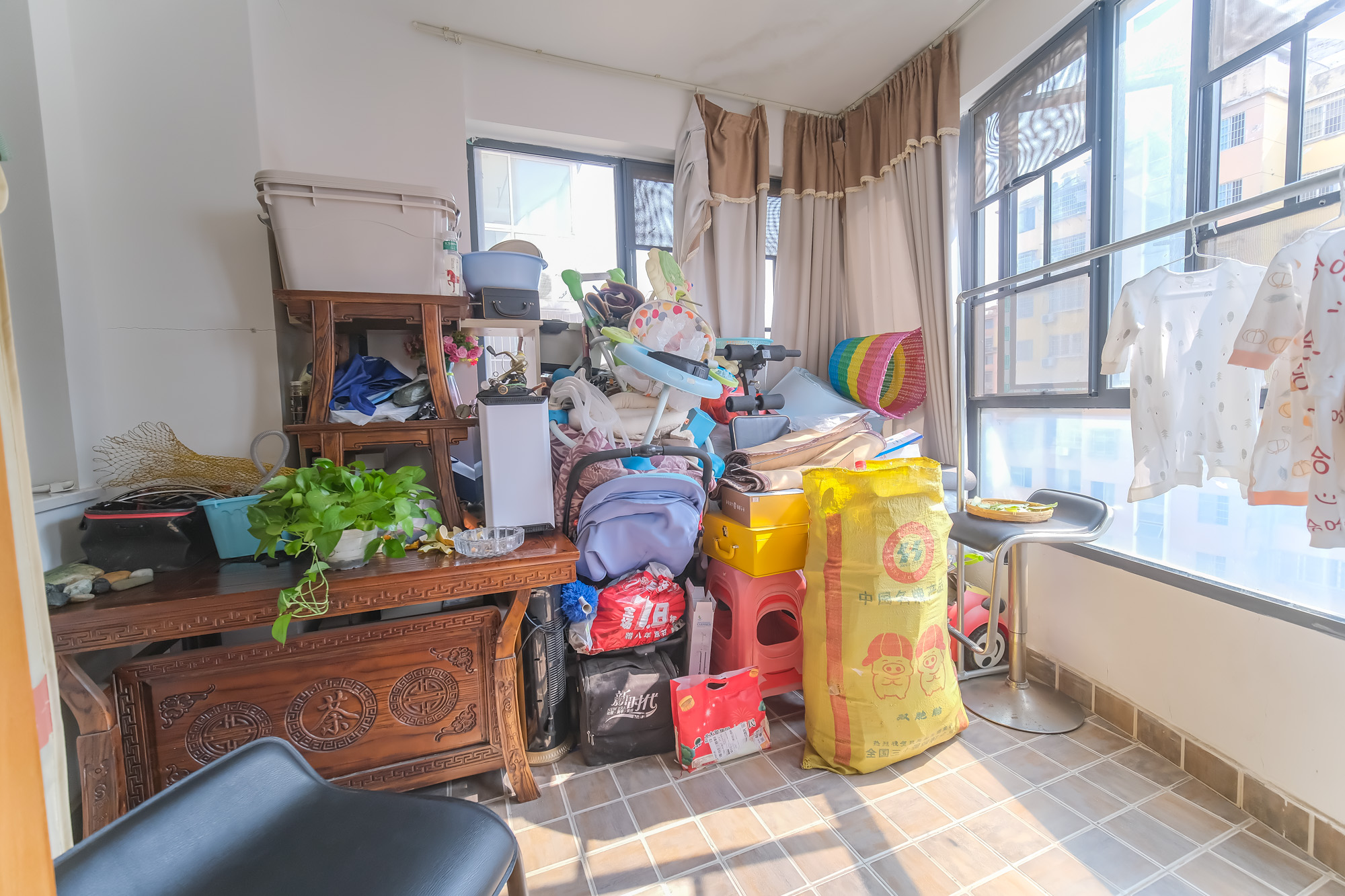 红树湾 3室2厅2卫 74.0万 红树湾 3室2厅2卫 74.0万阳台